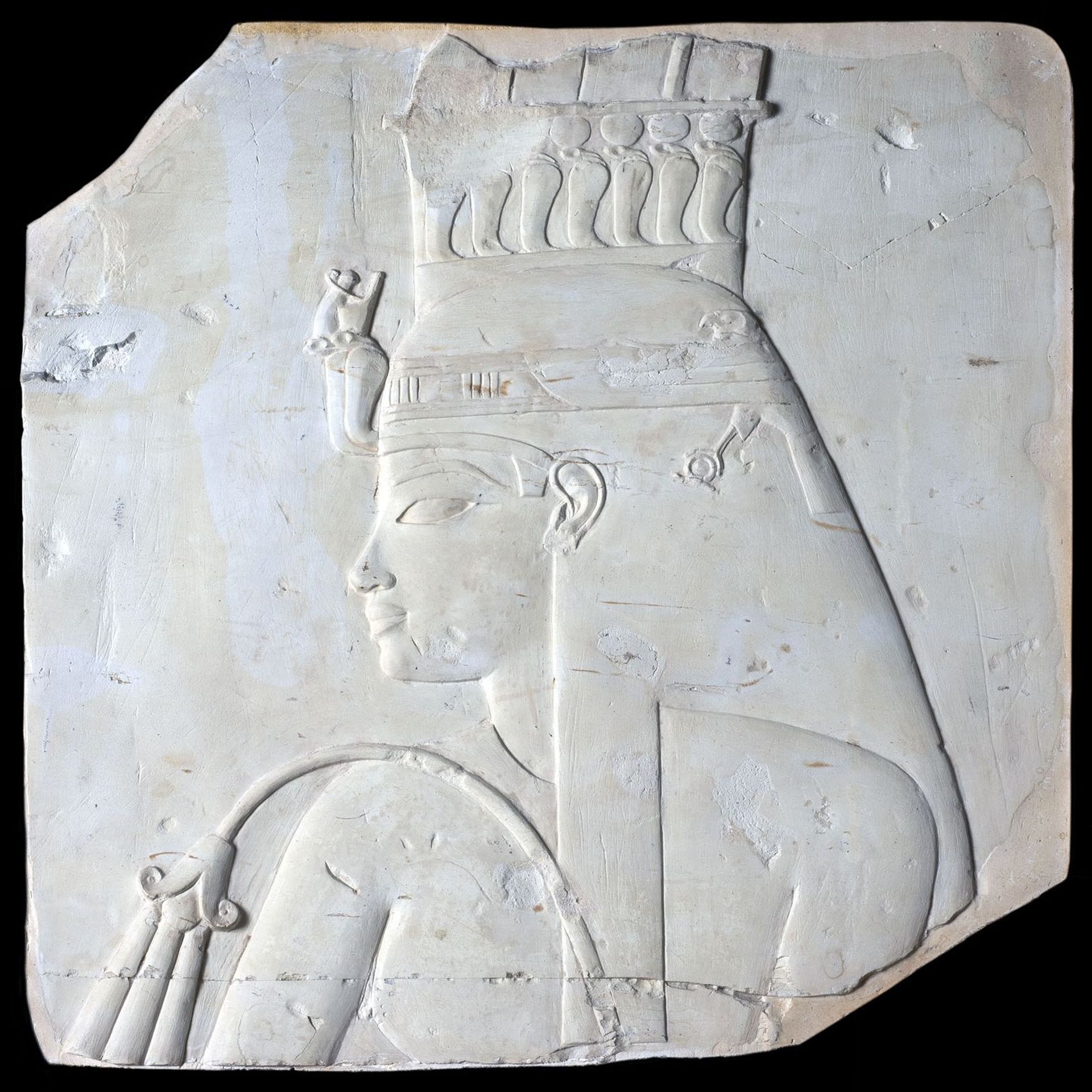 Relief de la reine Tiyi, épouse d'Amenhotep III -
Égypte, 18e dynastie -
Calcaire

