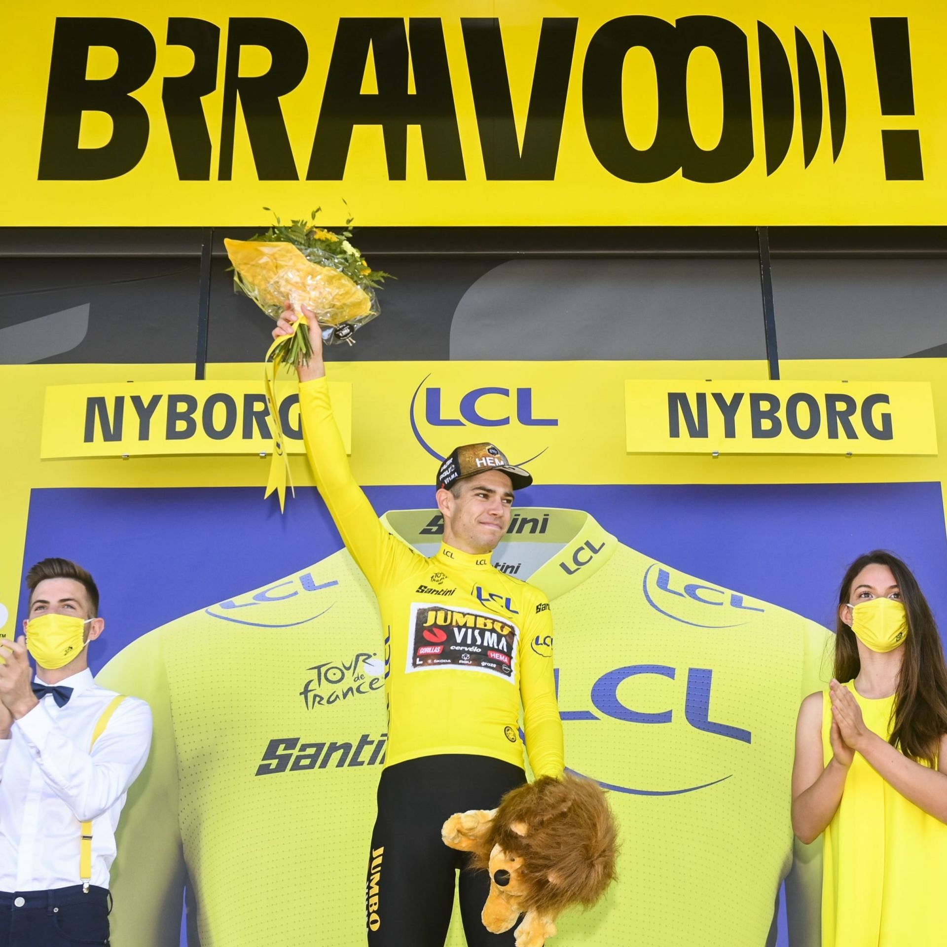 Sourire jaune sur le podium à Nyborg. Il prend le maillot sans s’imposer. Forcément insatisfaisant.