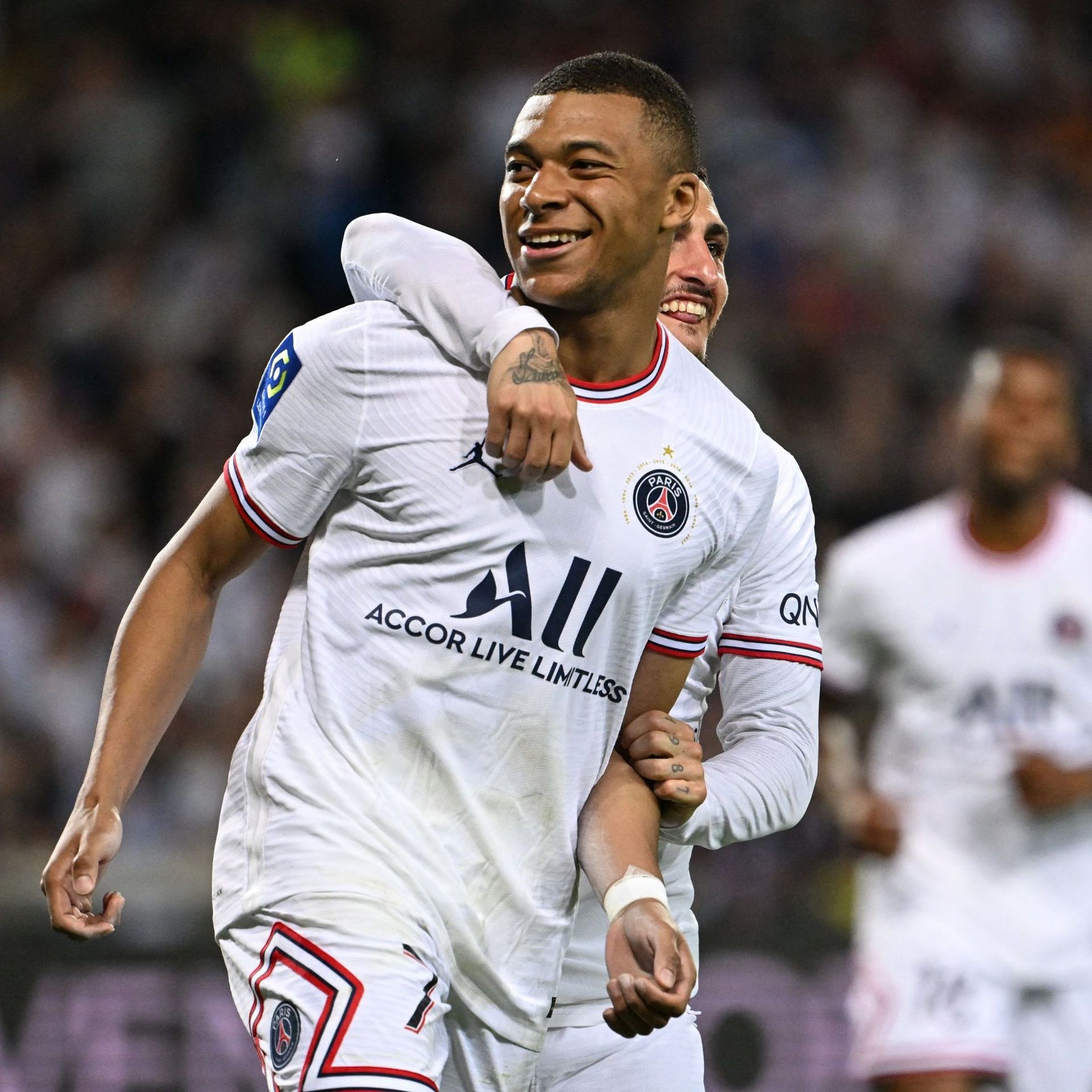 Officiel : Kylian Mbappé prolonge au Paris Saint-Germain jusqu'en