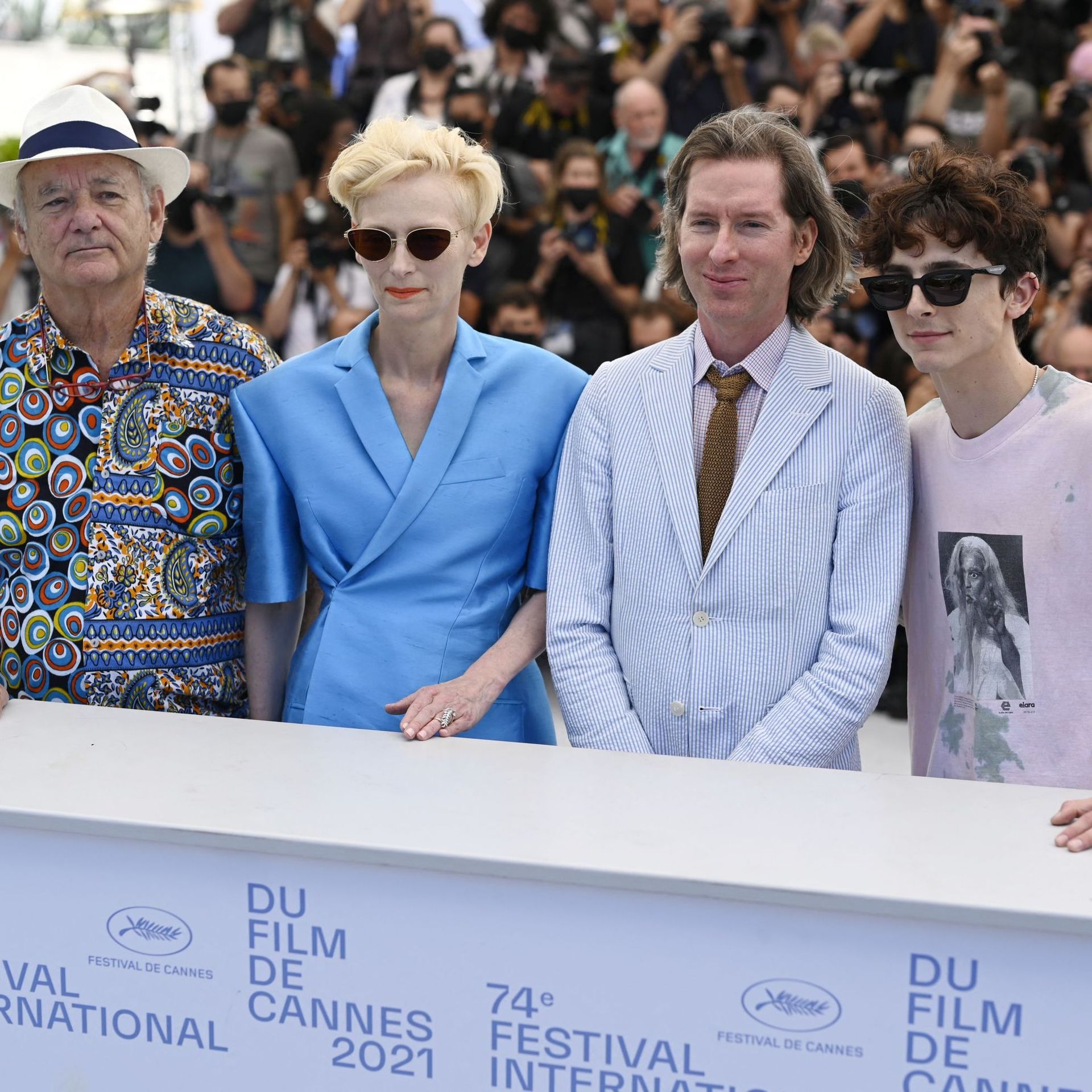 Bill Murray, Tilda Swinton, Wes Anderson et Timothée Chalamet à  la 74e édition du Festival de Cannes pour la présentation du film "The French Dispatch", le 13 juillet 2021. 