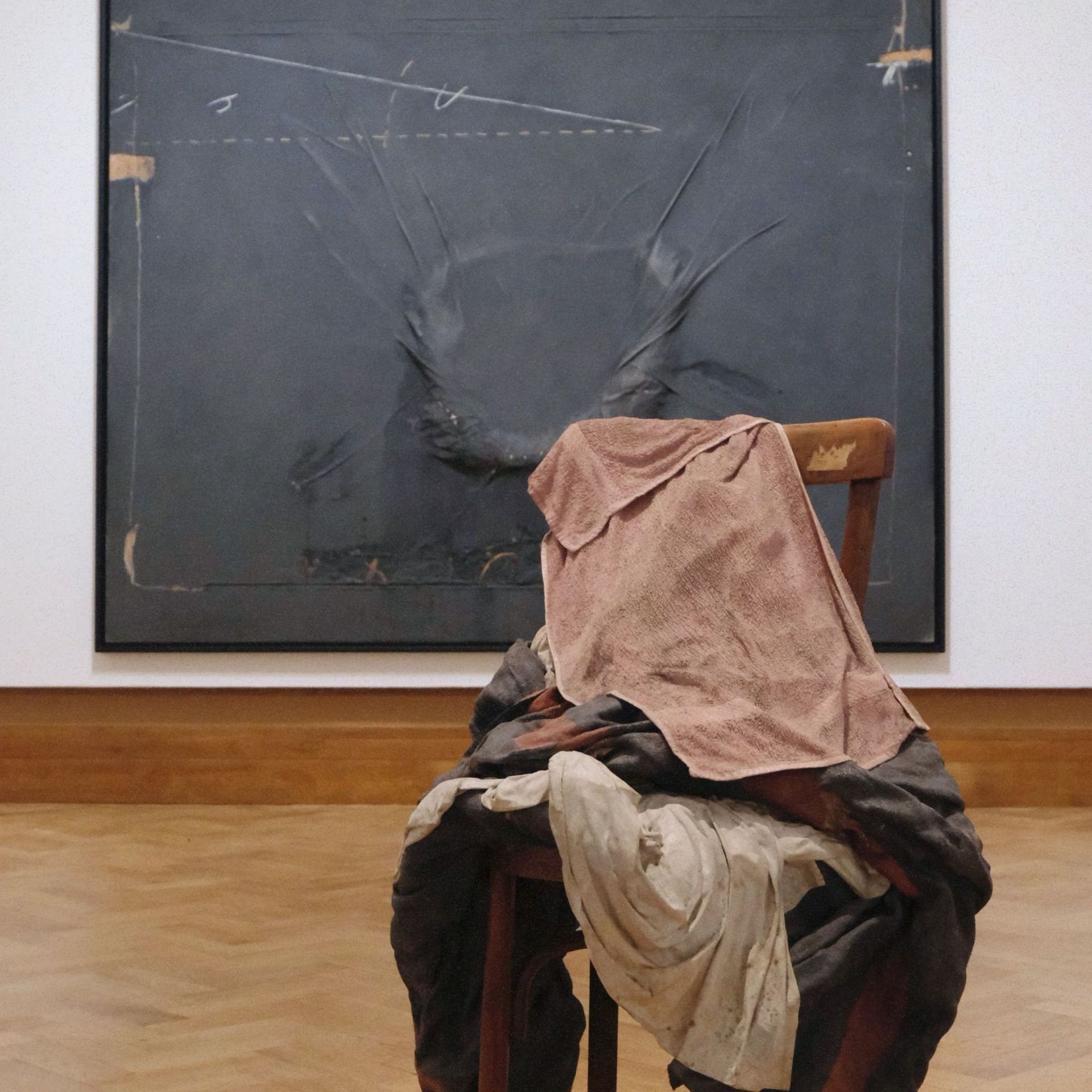 Vue d’exposition La pratique de l’art – Antoni Tàpies – Bozar 2023