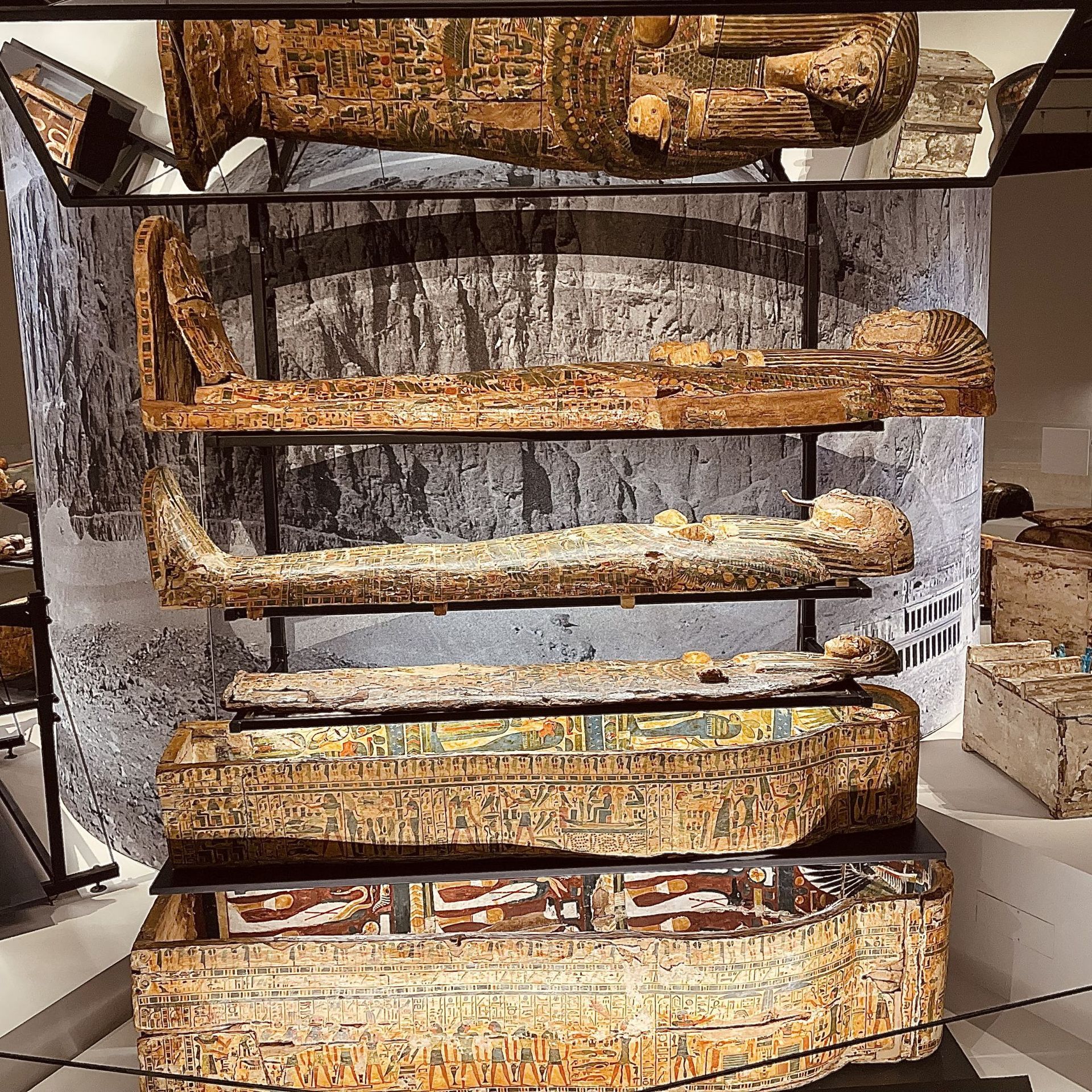 Cercueils de la Cachette des prêtres de Deir el-Bahari