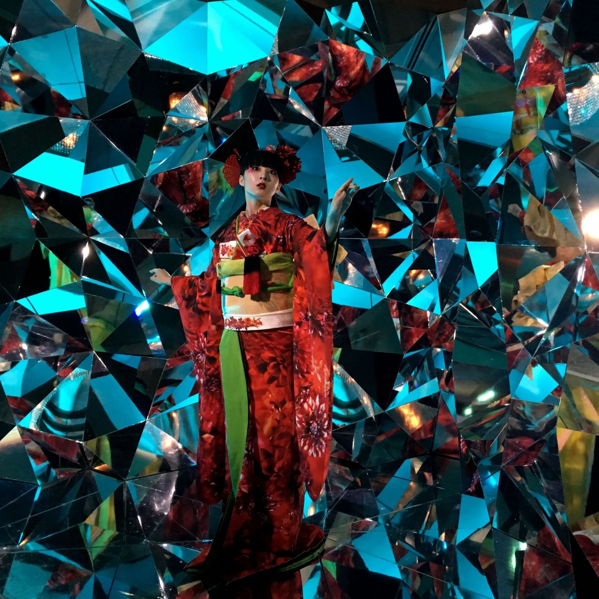 Kaz Shirane, Prism Wall qu'on a pu expérimenter à l'expo The Light House en 2020