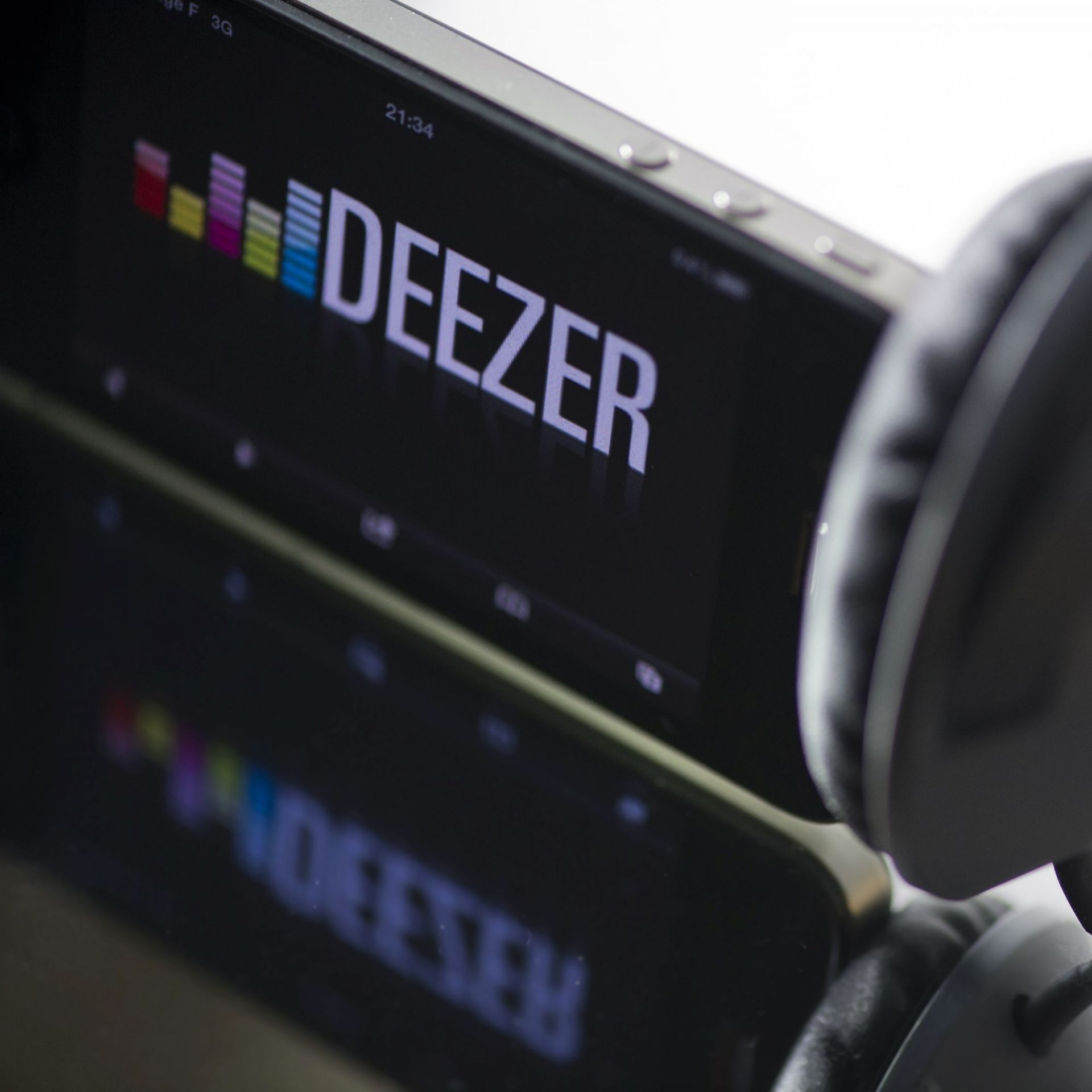 Deezer lance son offre de streaming haute résolution en France ...