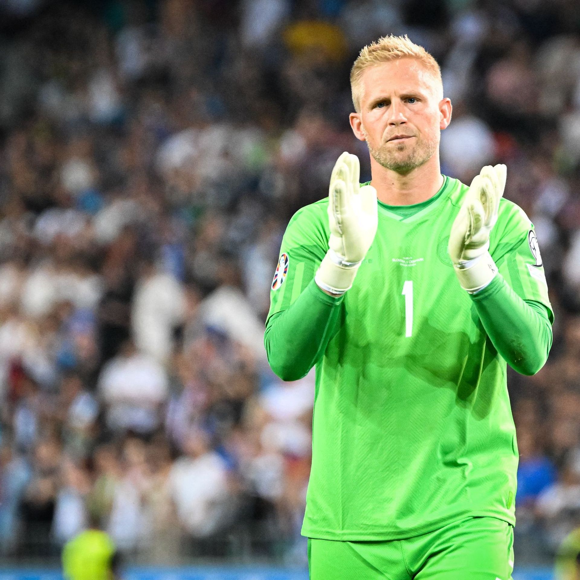 Livre no mercado, Kasper Schmeichel é oficializado no Anderlecht