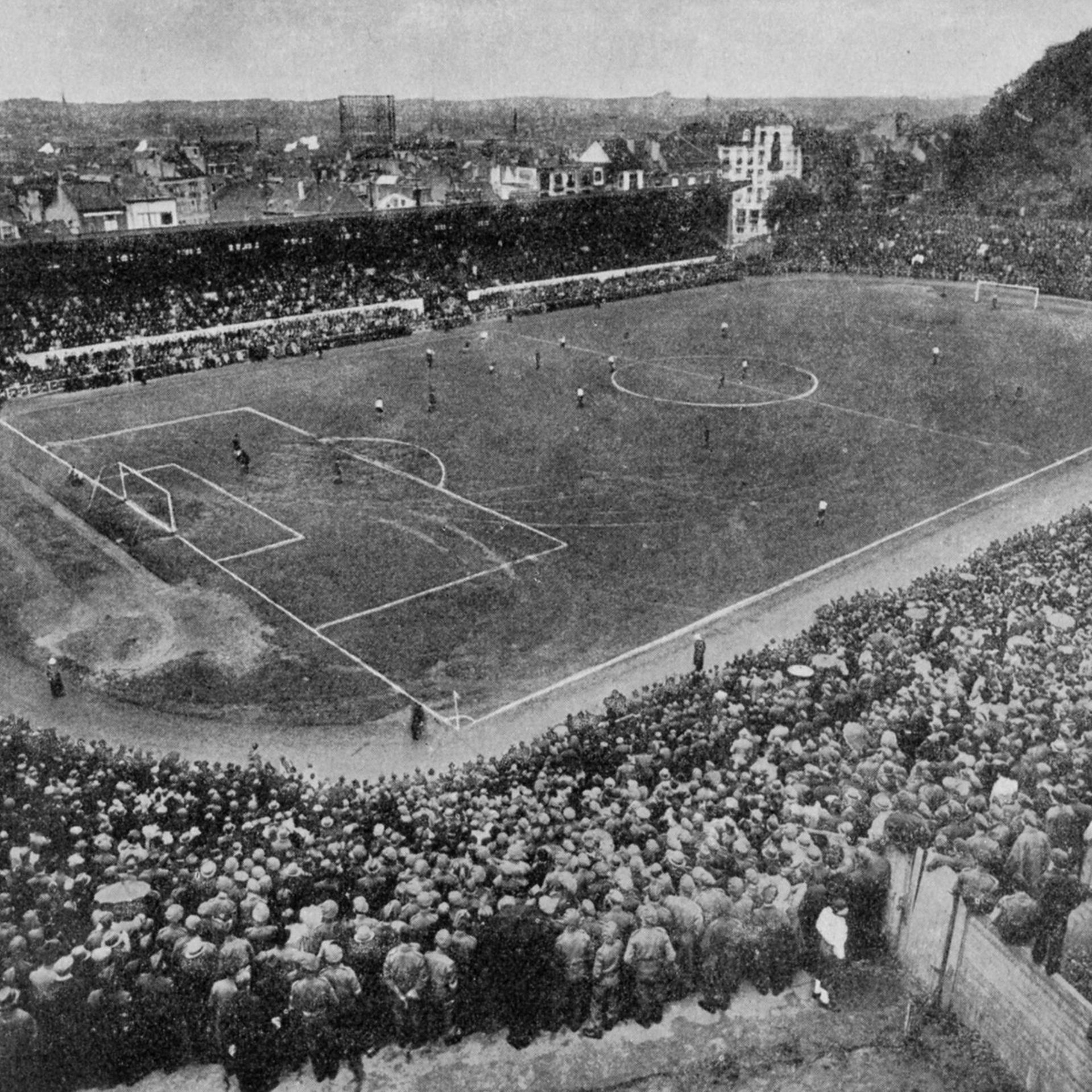 Le stade Joseph Marien pouvait accueillir près de 30.000 spectateurs.