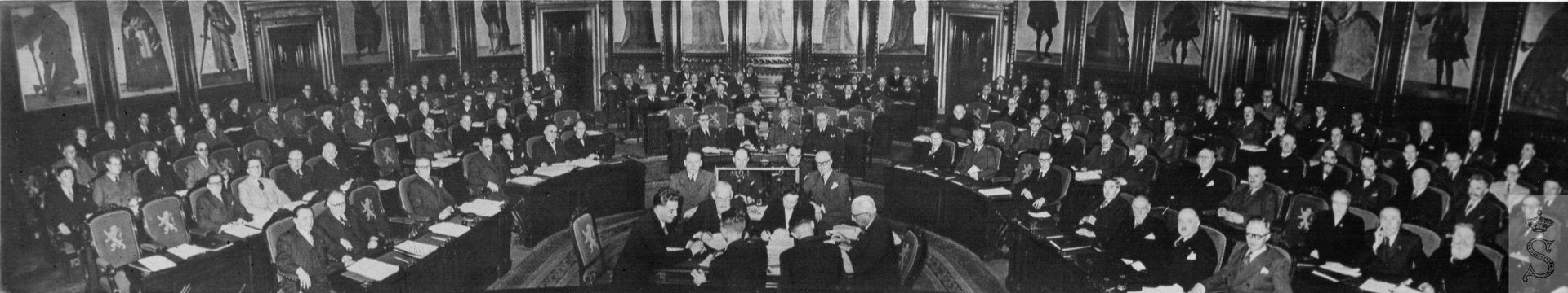 L’assemblée du Sénat de Belgique, en 1949… trouvez Marie Spaak !