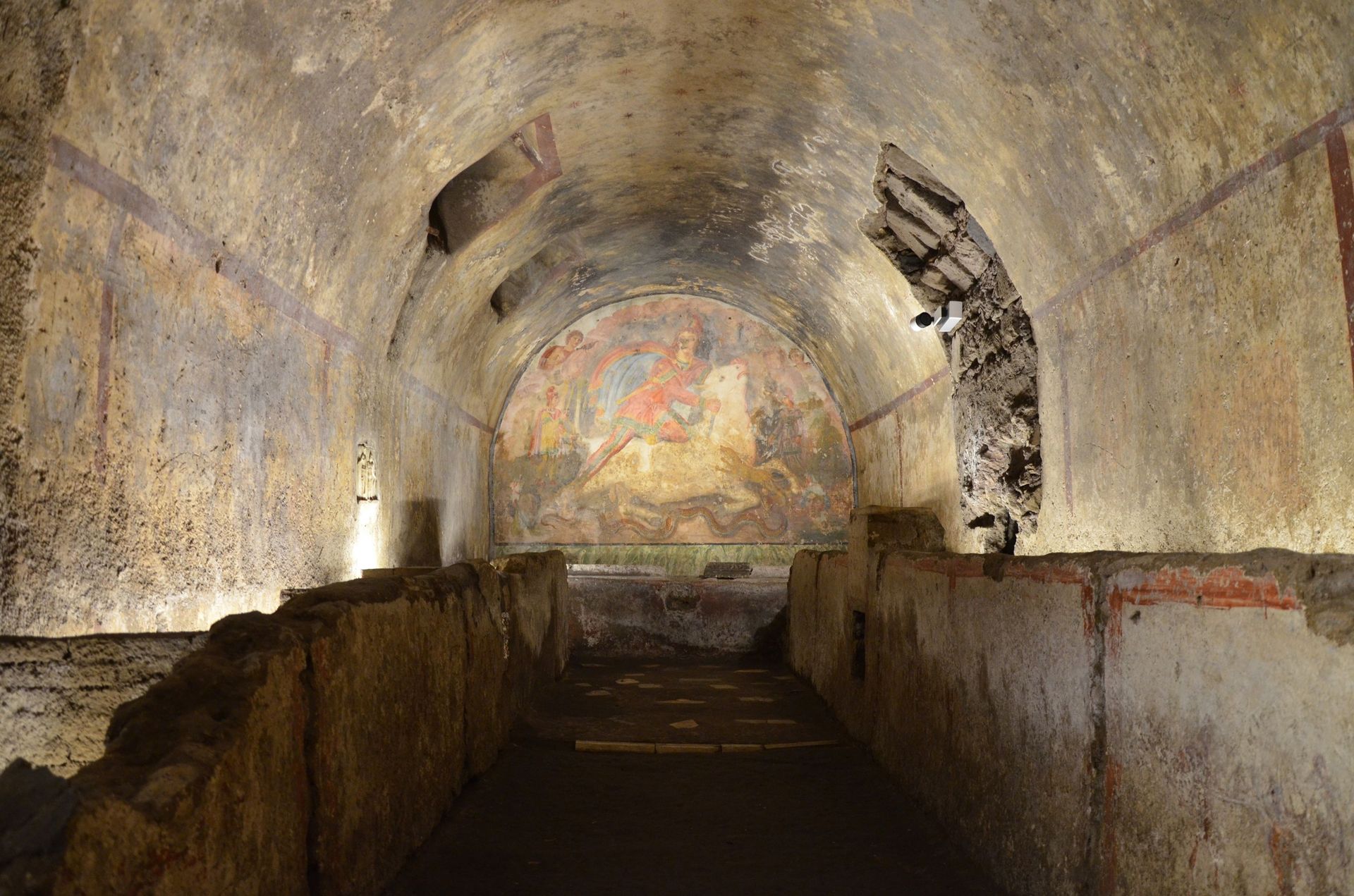 Le "Mithréum" de Capoue, exemple des salles de réunion secrètes cachées sous terre