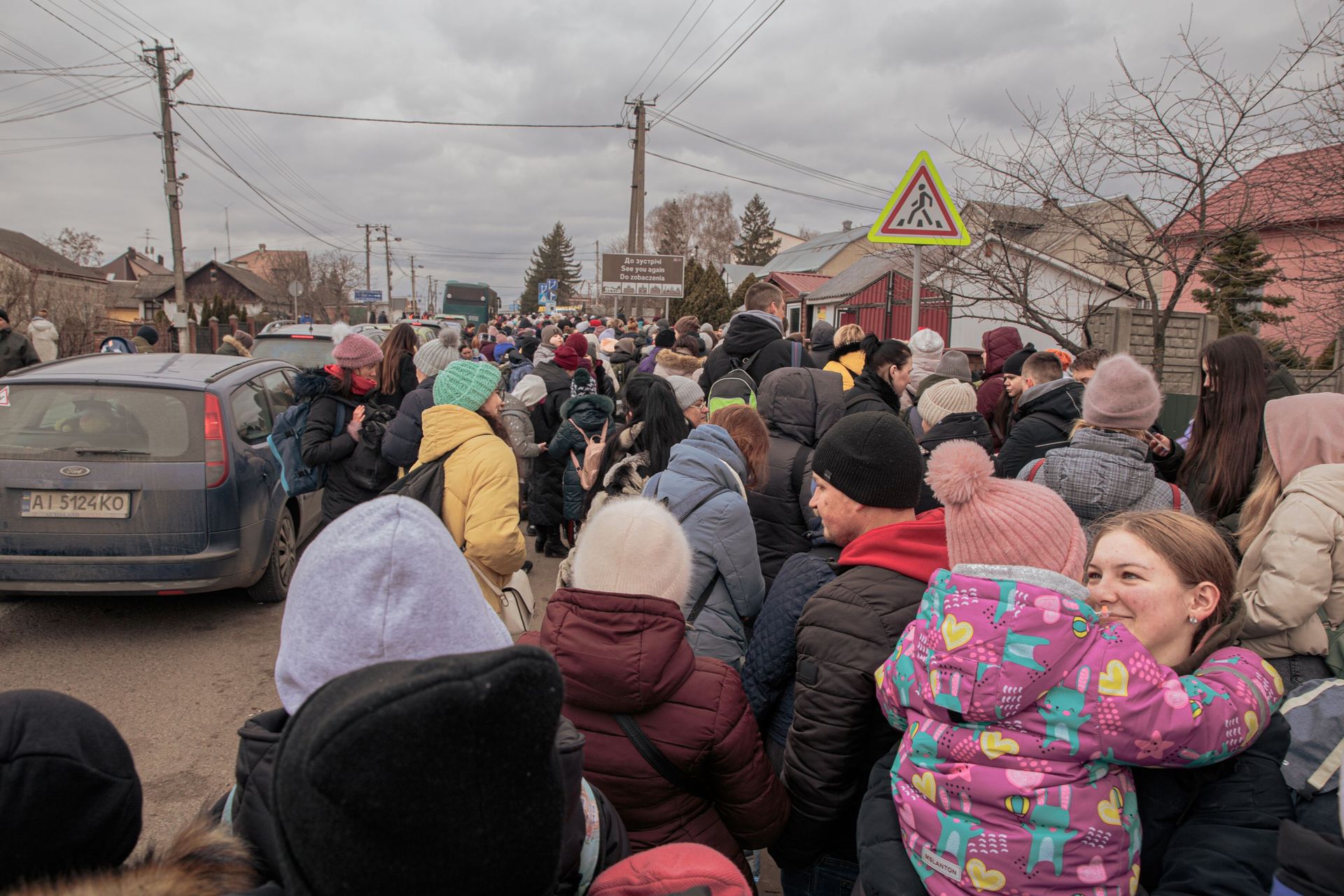 6 mars 2022, une colonne de réfugiés Ukrainiens au poste frontière de Sehyni.
