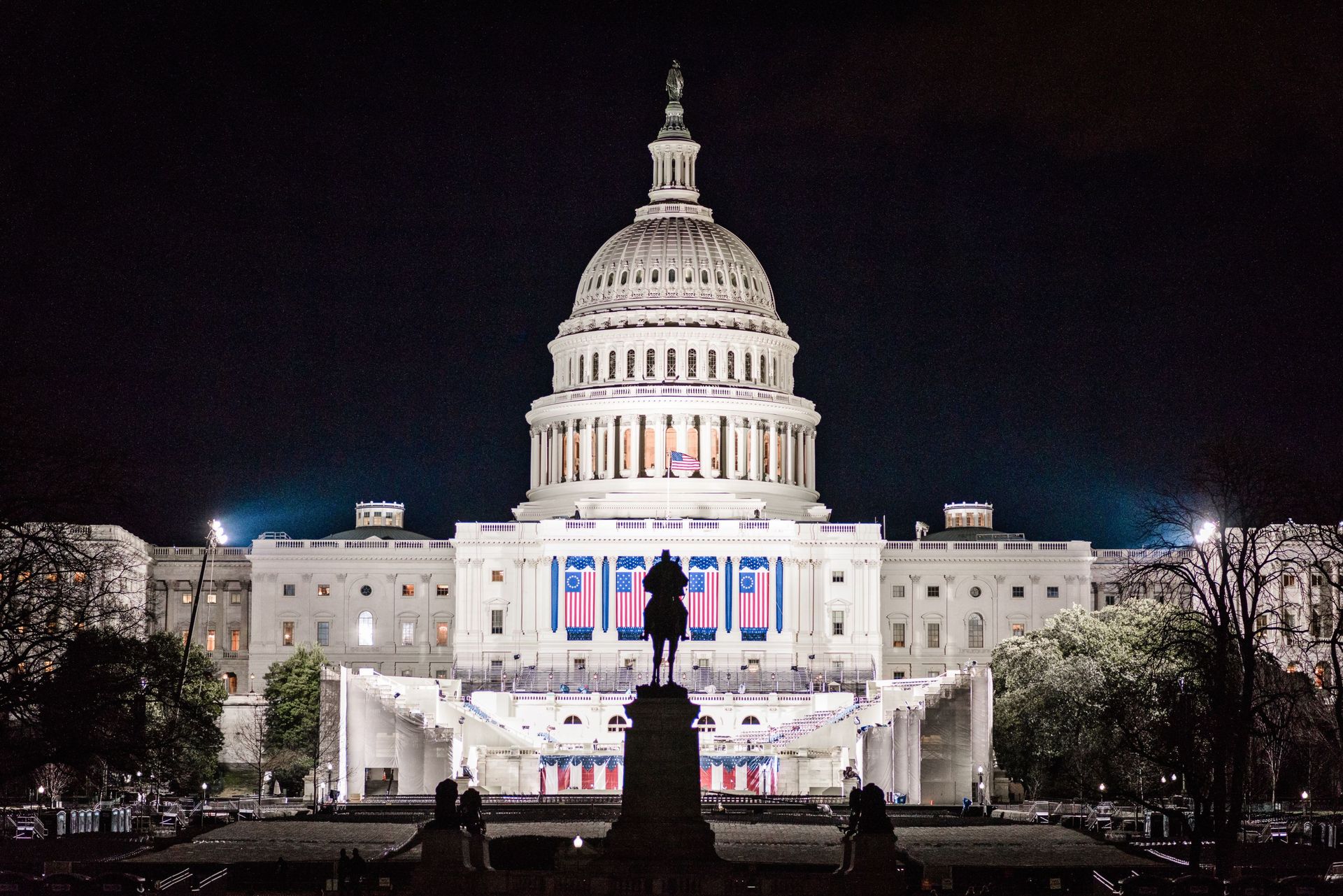 Émission spéciale USA : des manifestants envahissent le Capitole