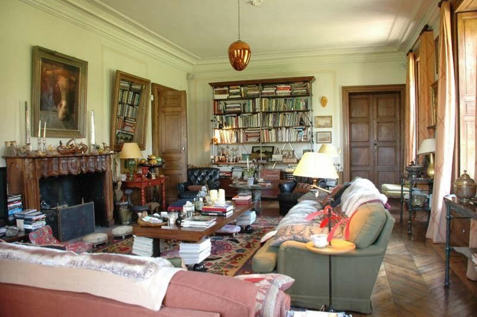 Le grand salon de Primard à l’époque de Catherine Deneuve…