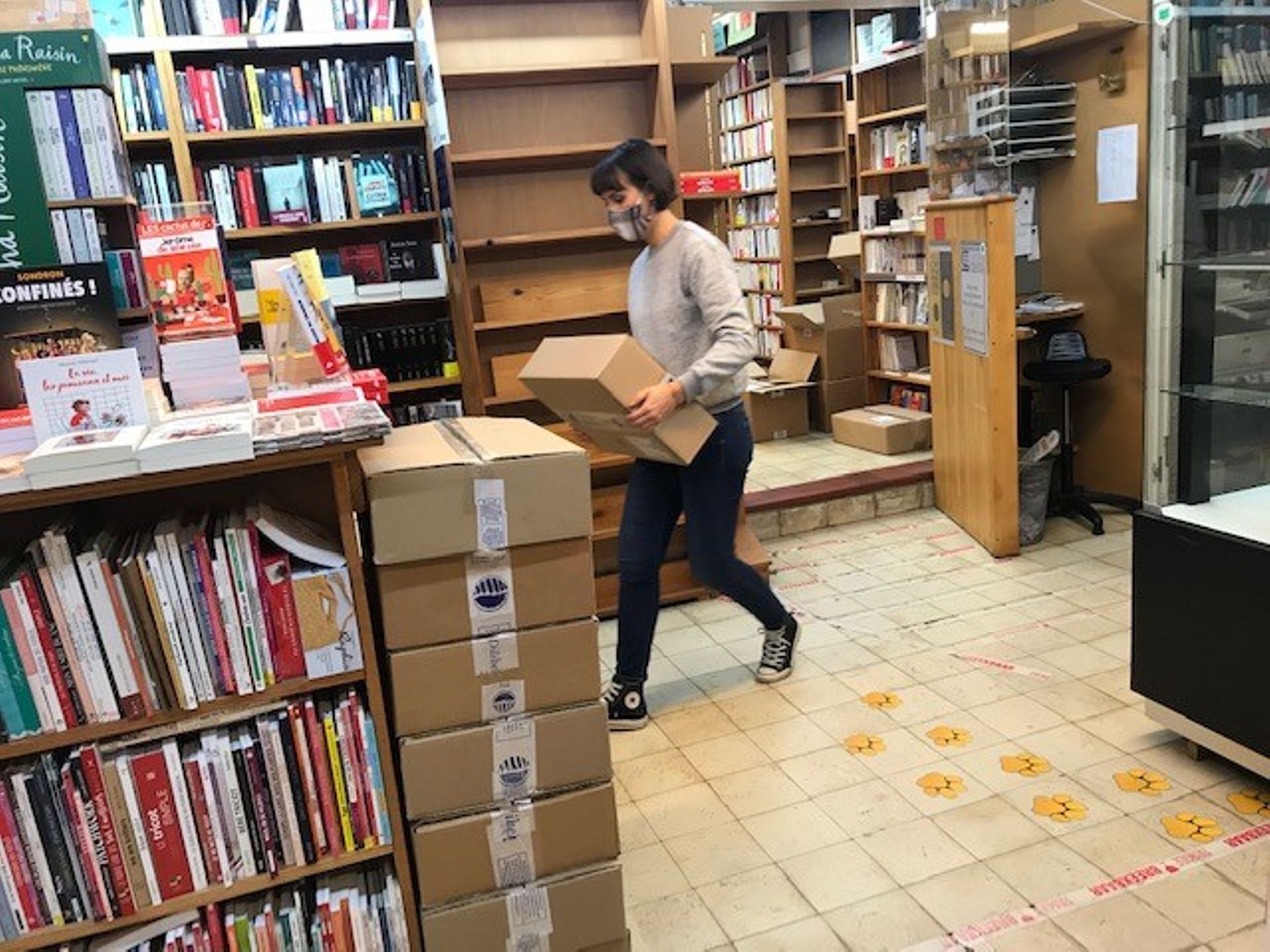 Les déménageurs : Le grand carton ! • Librairie Florilège à Mons