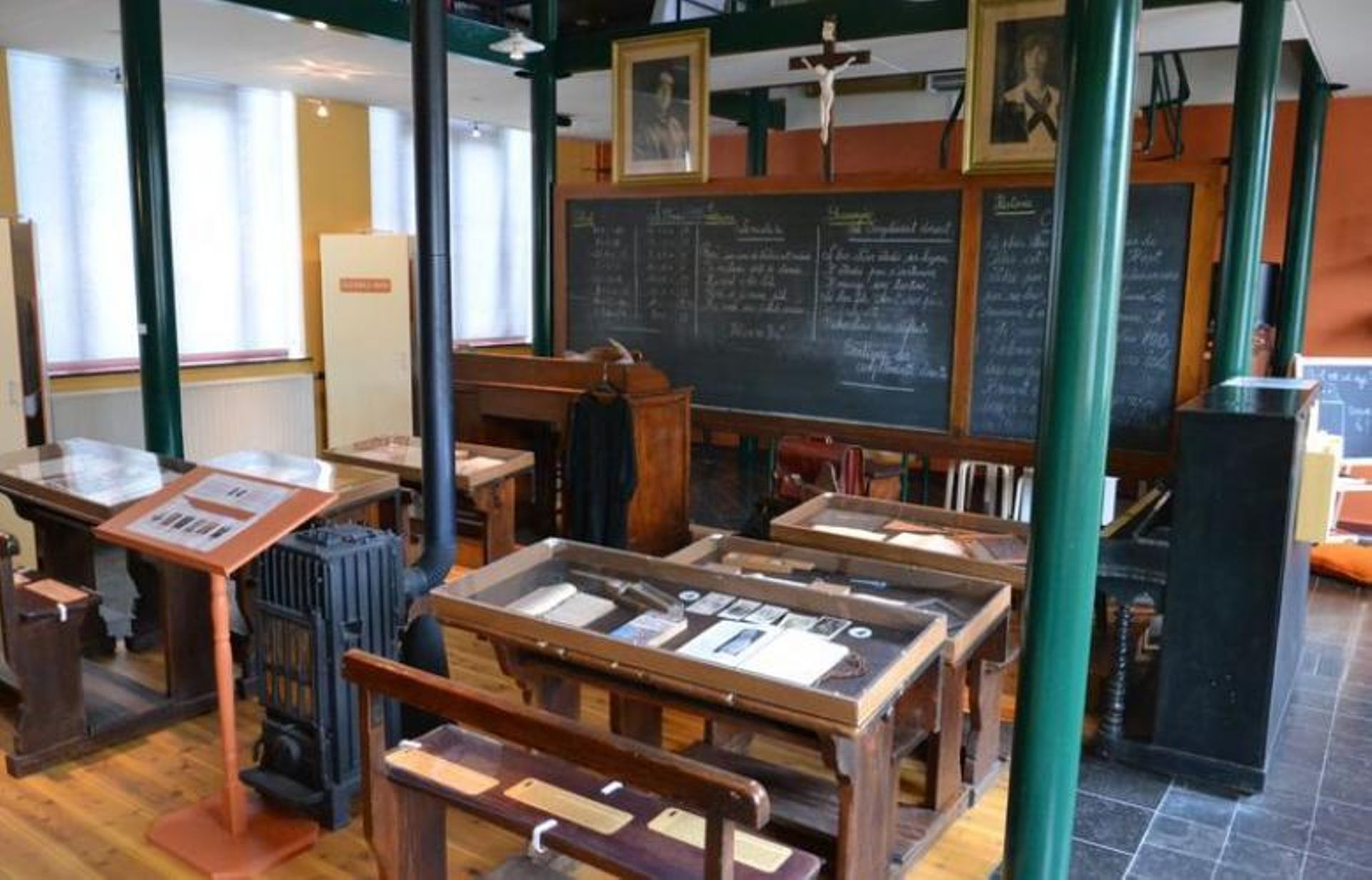 Le Musée Armand Pellegrin :  plongez dans la vie scolaire en Wallonie...