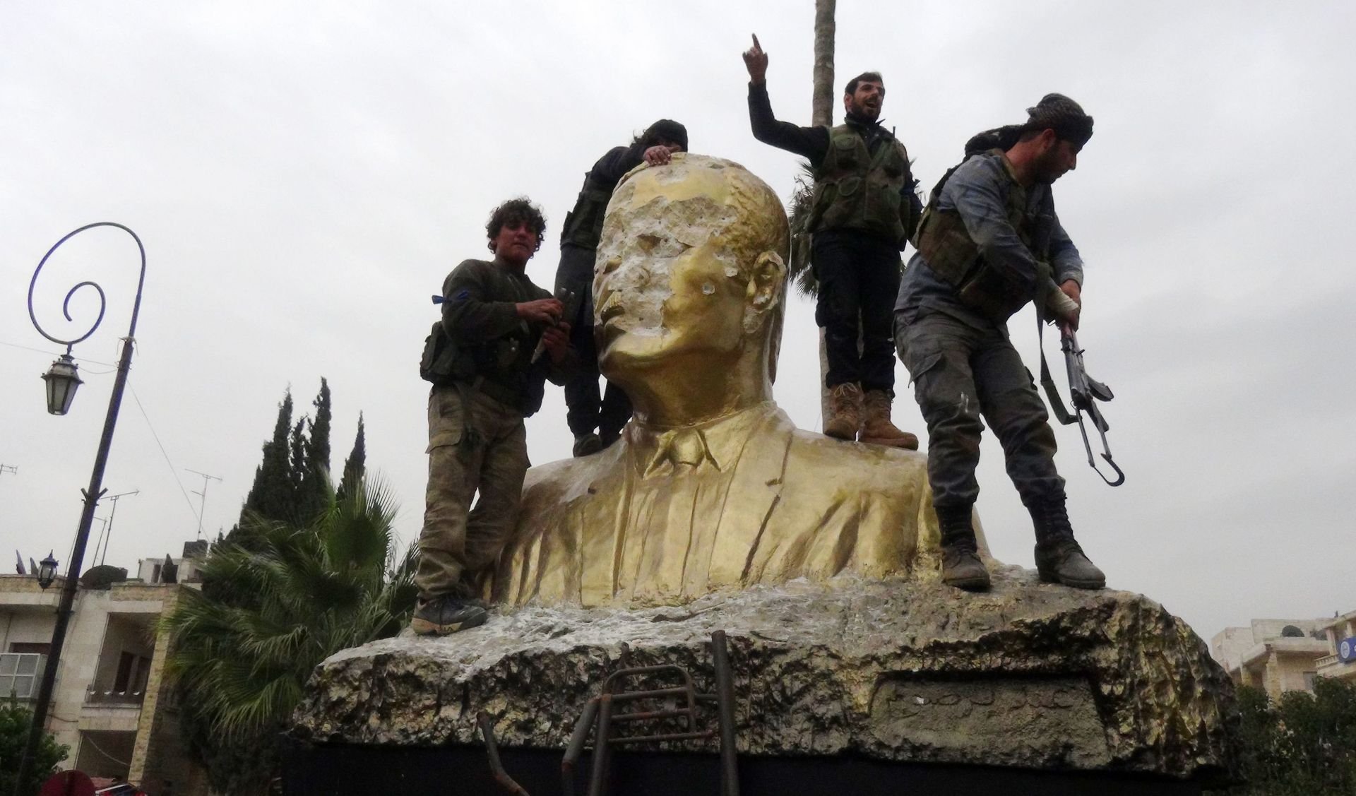 La statue d'Hafez al-Assad à Idlib