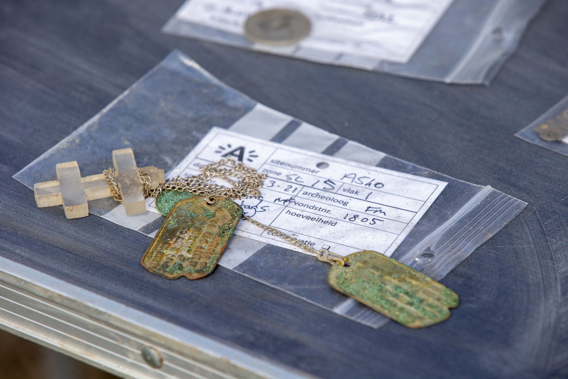 Artefacts trouvés lors des fouilles sur l'Oosterweel (2/04/21)
