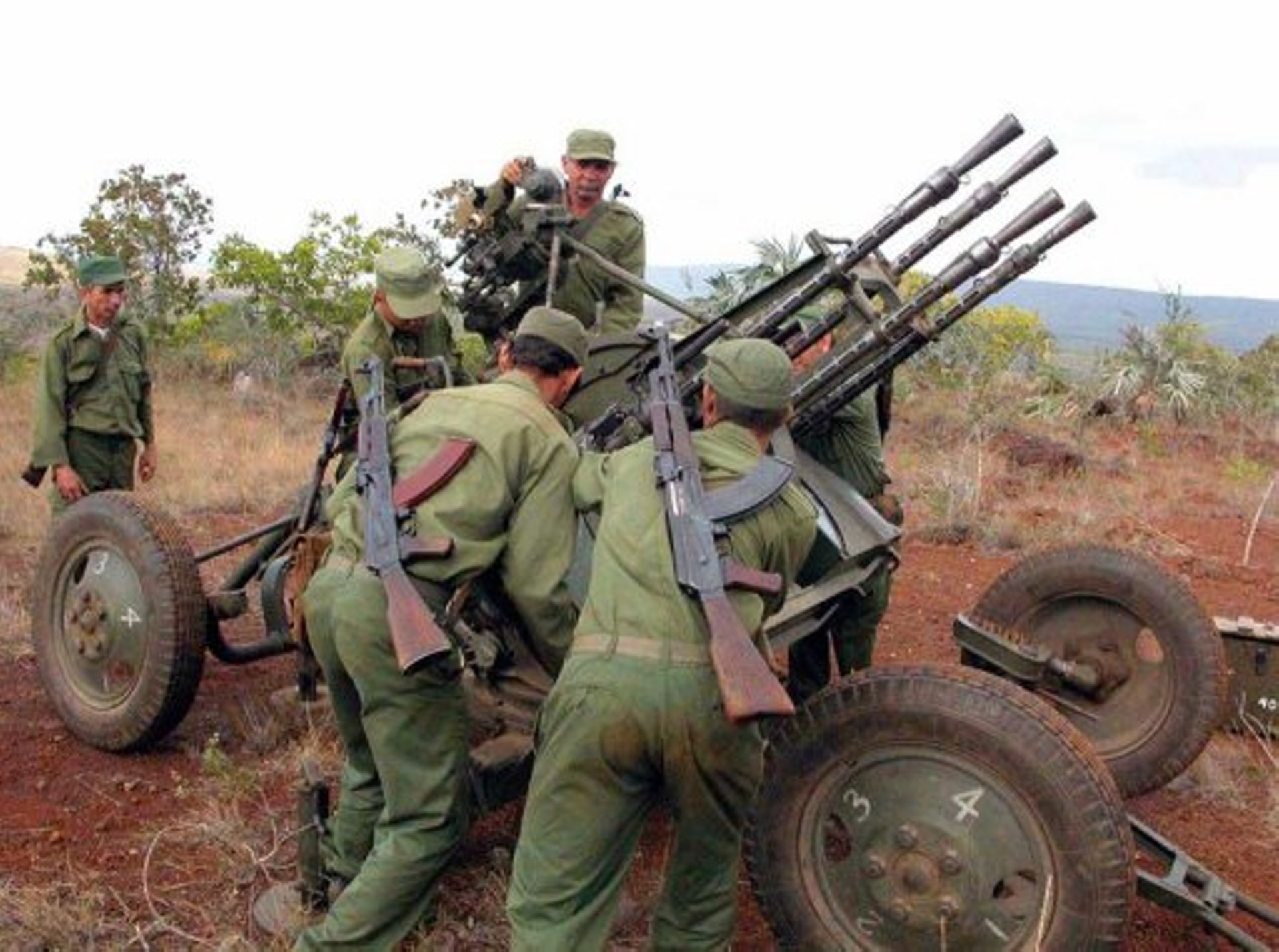 Cuba: exercices militaires, malgré la crise - RTBF Actus