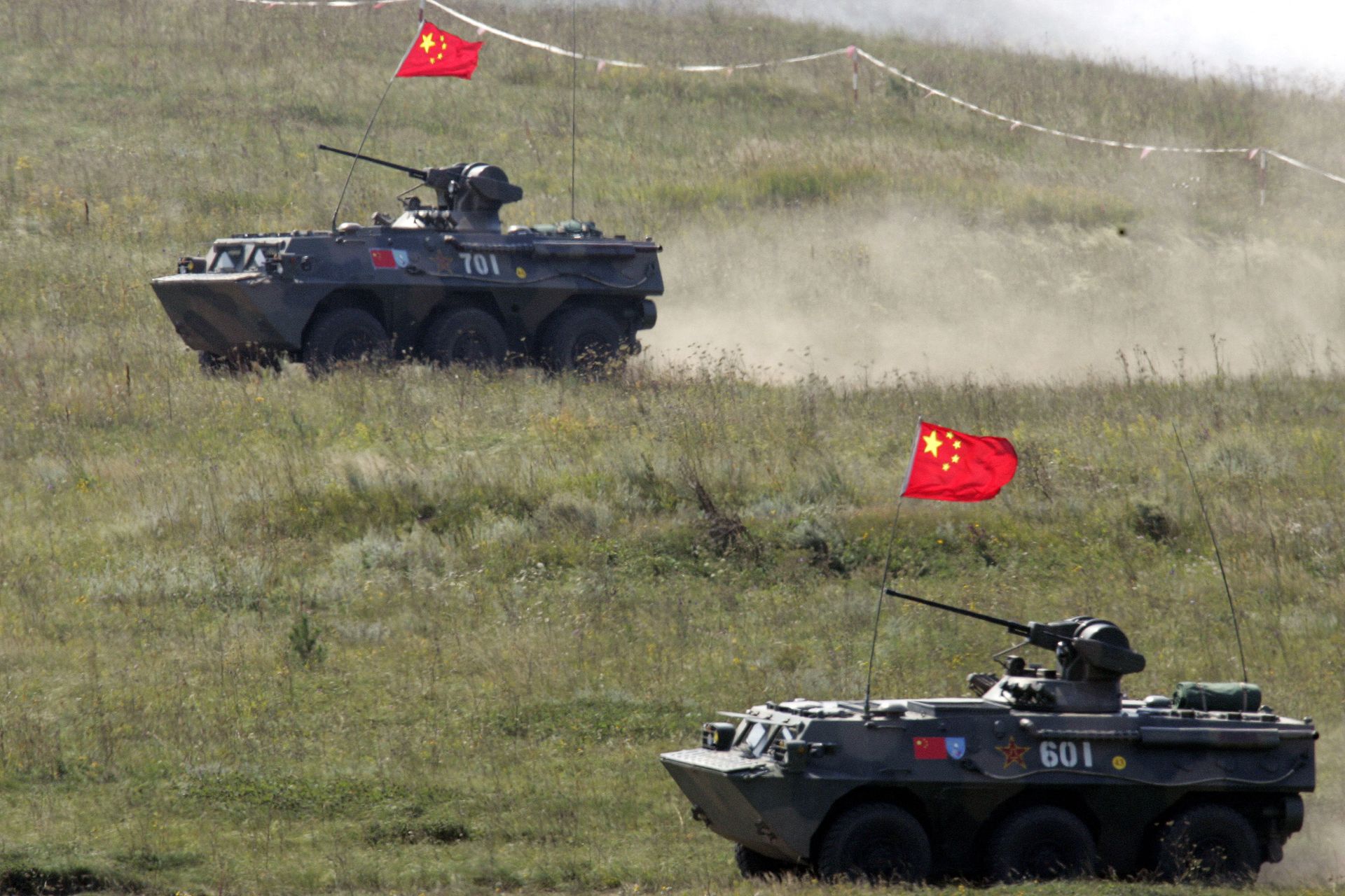 Exercice de guerre conjoint (ici des chars chinois) en 2007