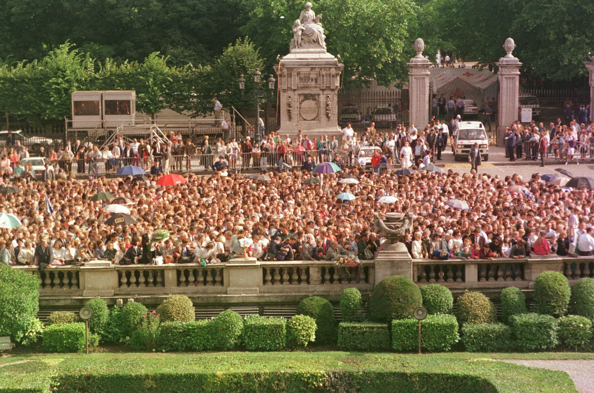 Foule sur la Place des Palais