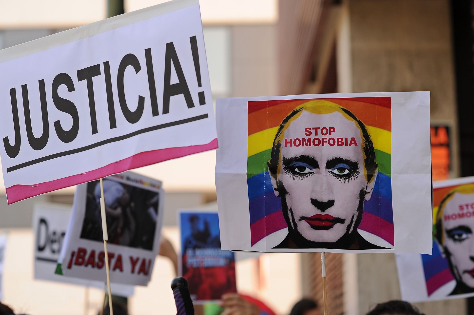Le 23 août 2013, une manifestation contre les lois homophobes russes, à Madrid. 