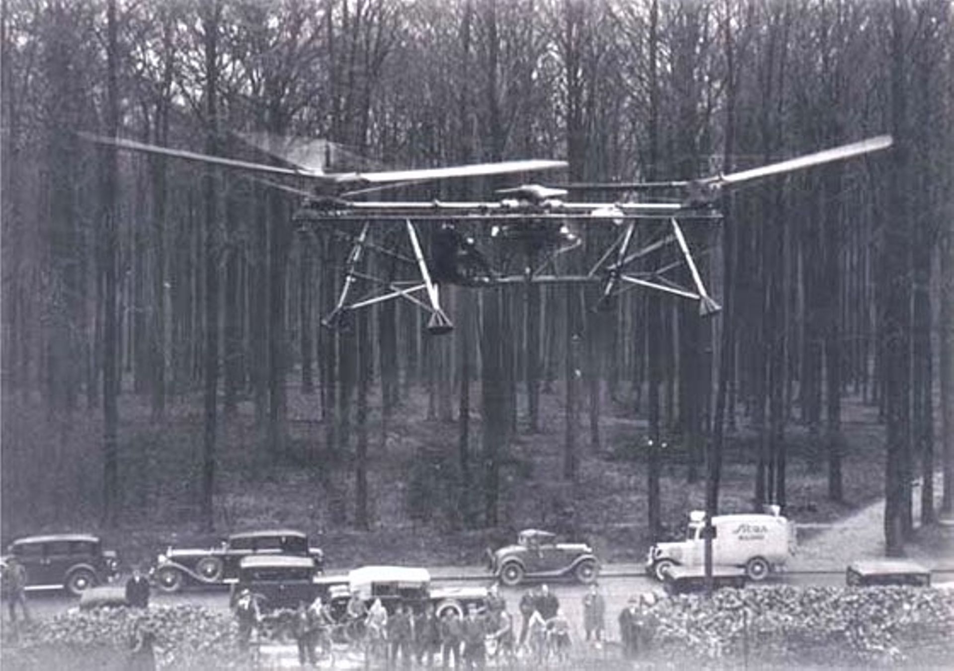En 1933, essai de l’hélicoptère Florine, à Rhodes-Saint-Genèse.