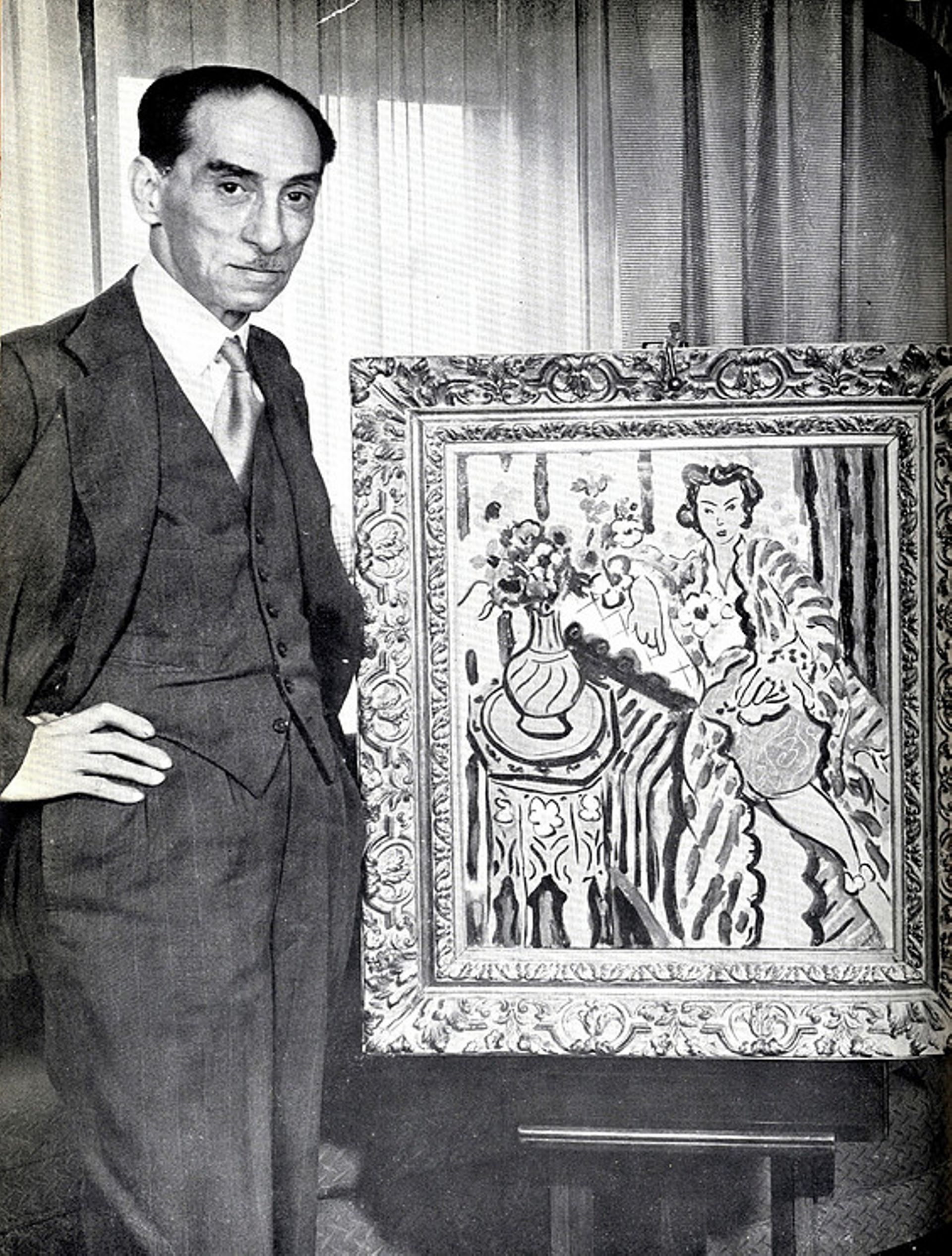 Paul Rosenberg, devant un tableau de Matisse, dans les années 30