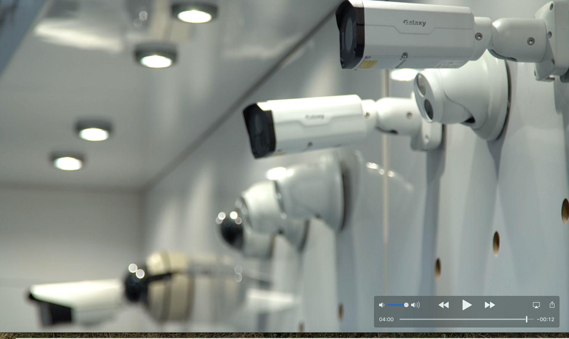 Les caméras de surveillance sont de plus en plus utilisées, tant dans l’espace public que privé. Les magasins spécialisés attirent davantage de clients.