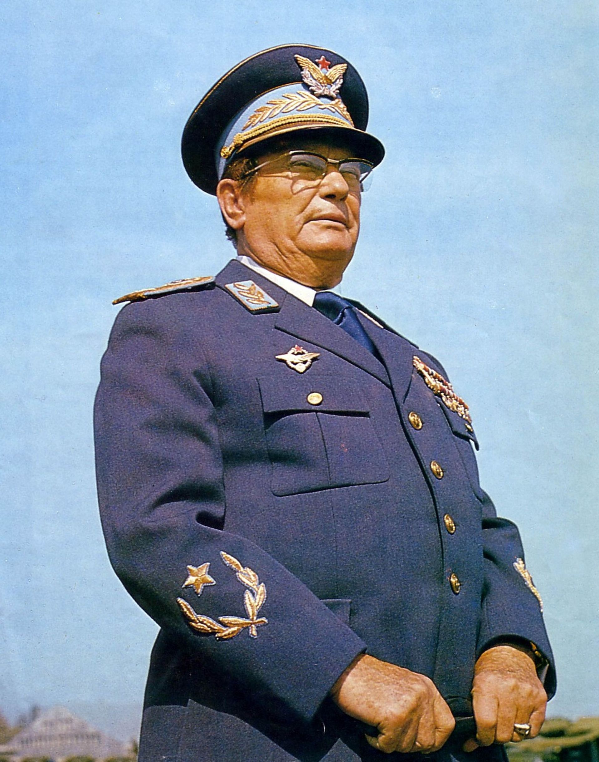 L’autoproclamé « maréchal » Tito. 