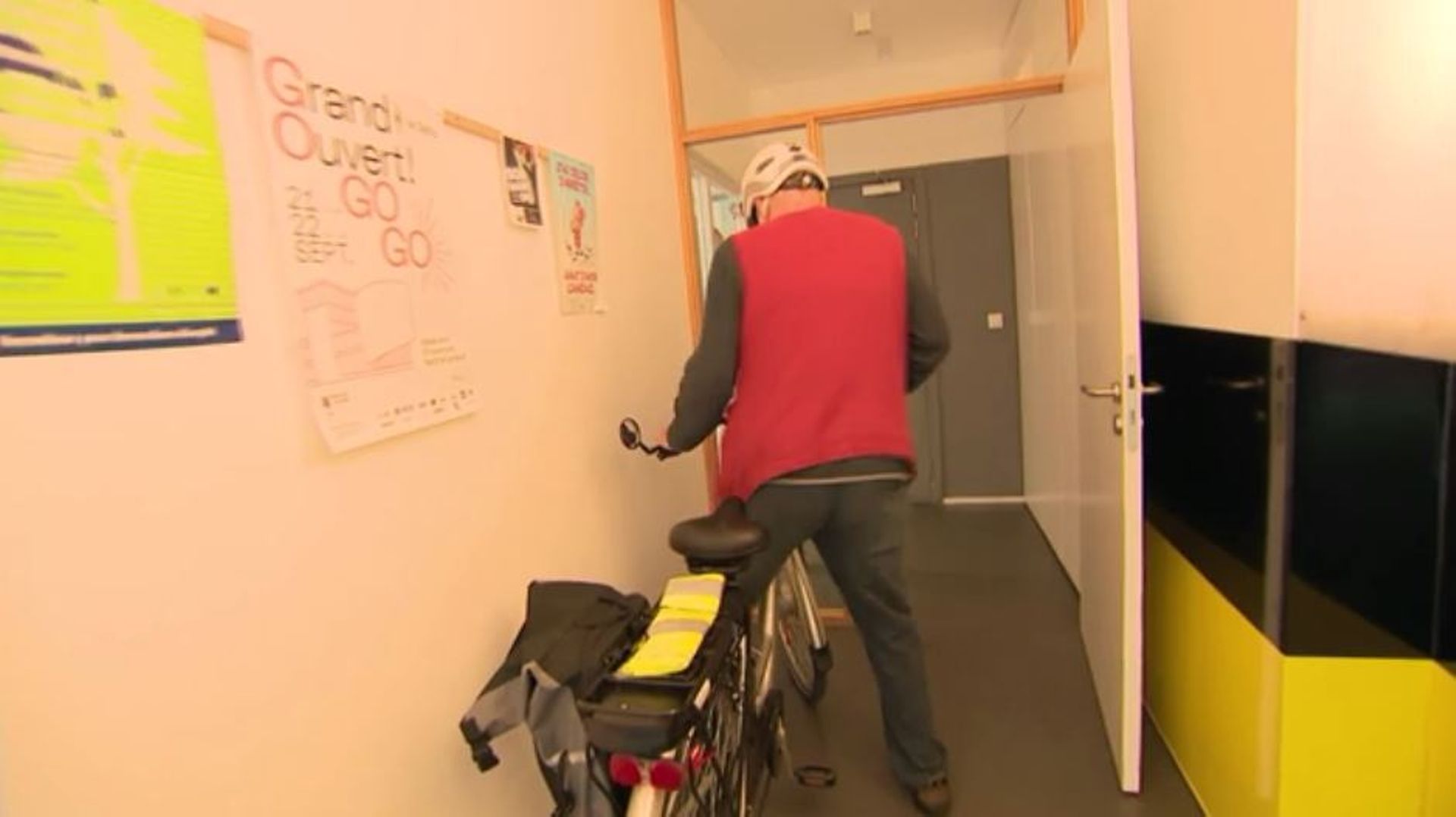 Ici, les patients peuvent rentrer leur vélo électrique à l'intérieur de la maison médicale. 
