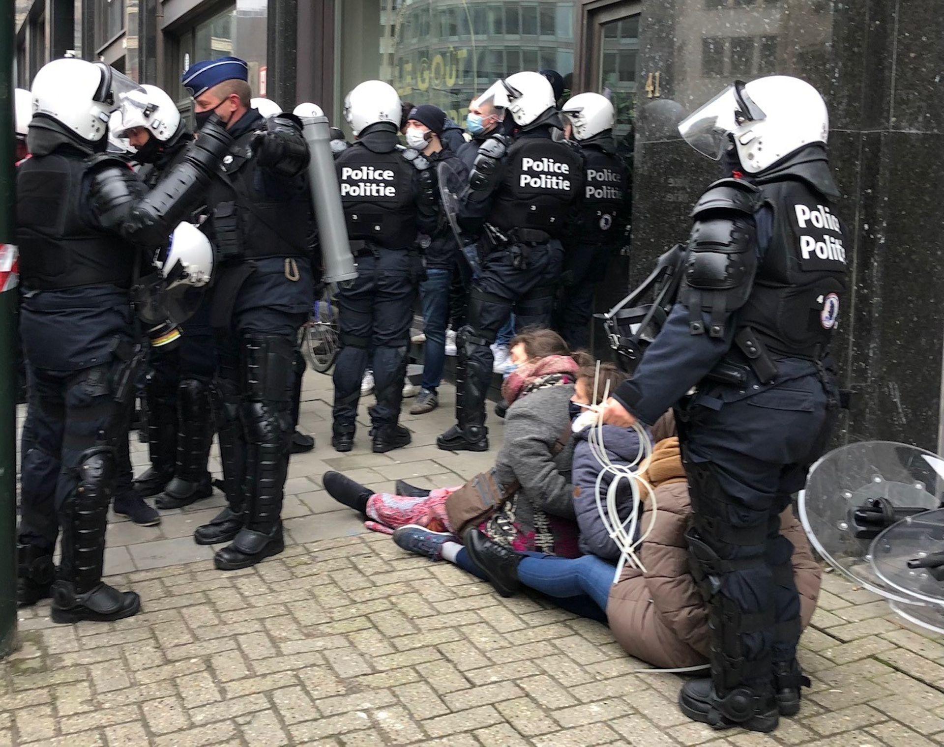 Bruxelles : la police mobilisée après des appels à manifester contre les mesures anti-Covid, plusieurs arrestations