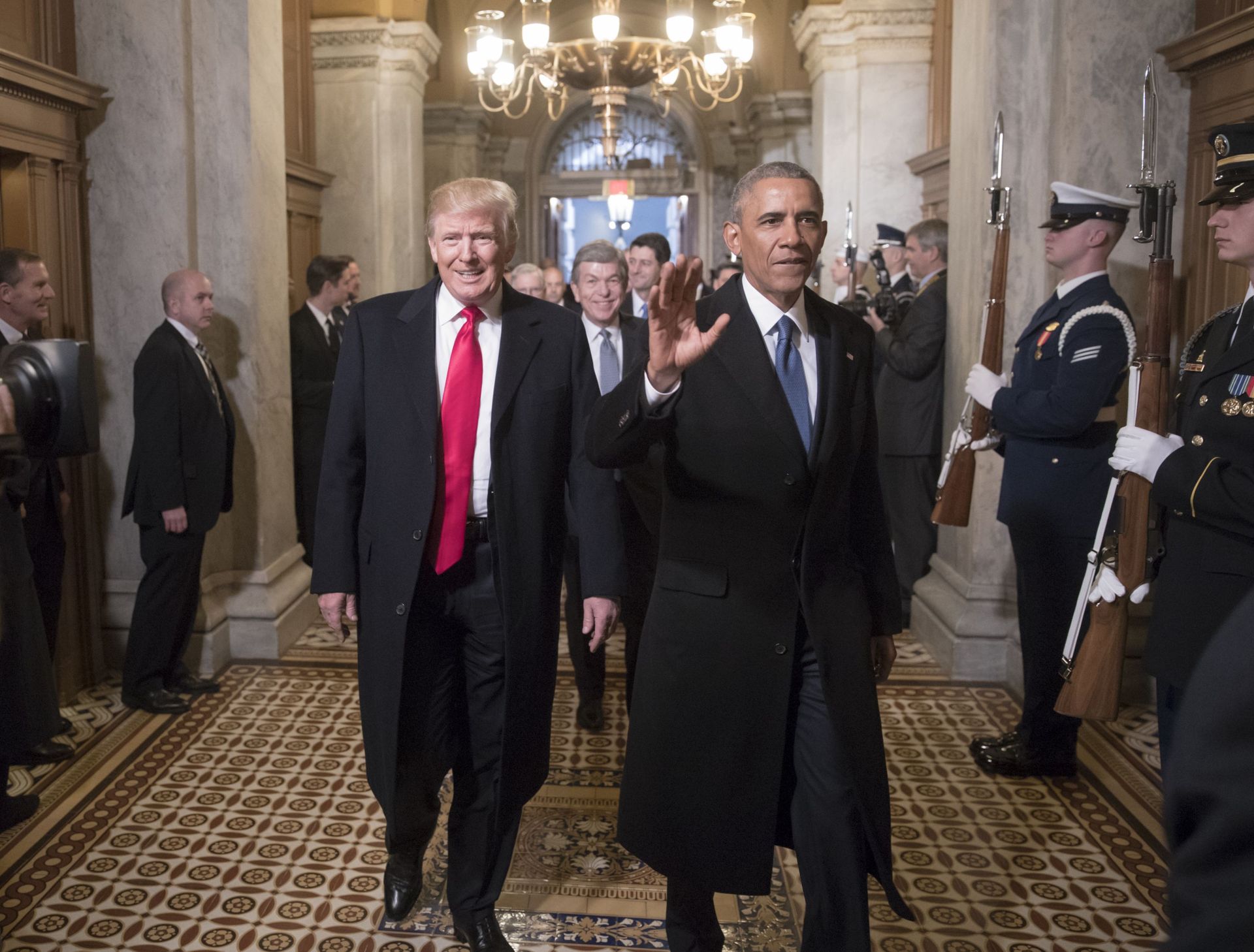 Trump accède à la fonction suprême, après deux mandats de Barack Obama