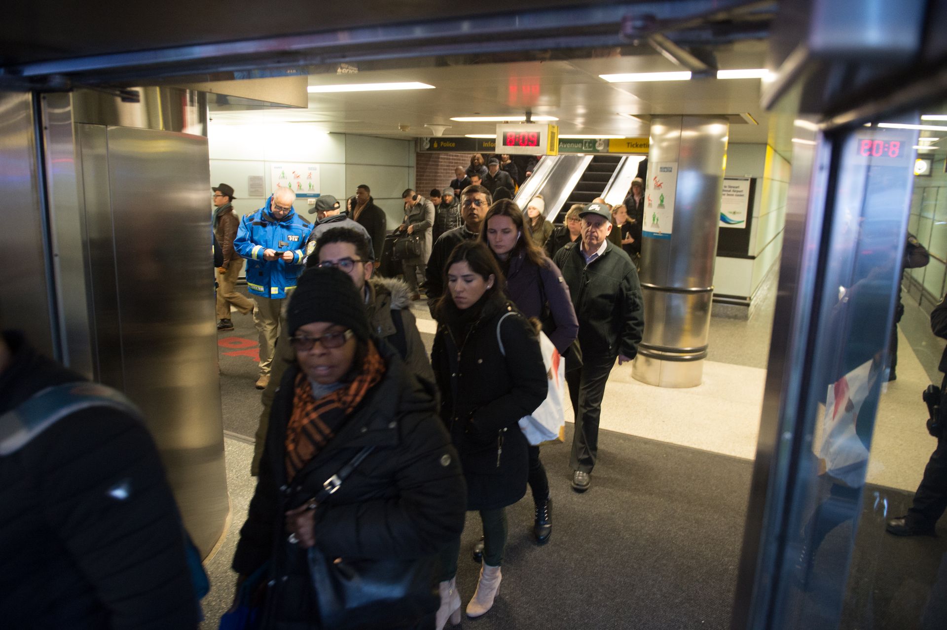 Explosion à New York: trois lignes de métro évacuées, une personne arrêtée et blessée