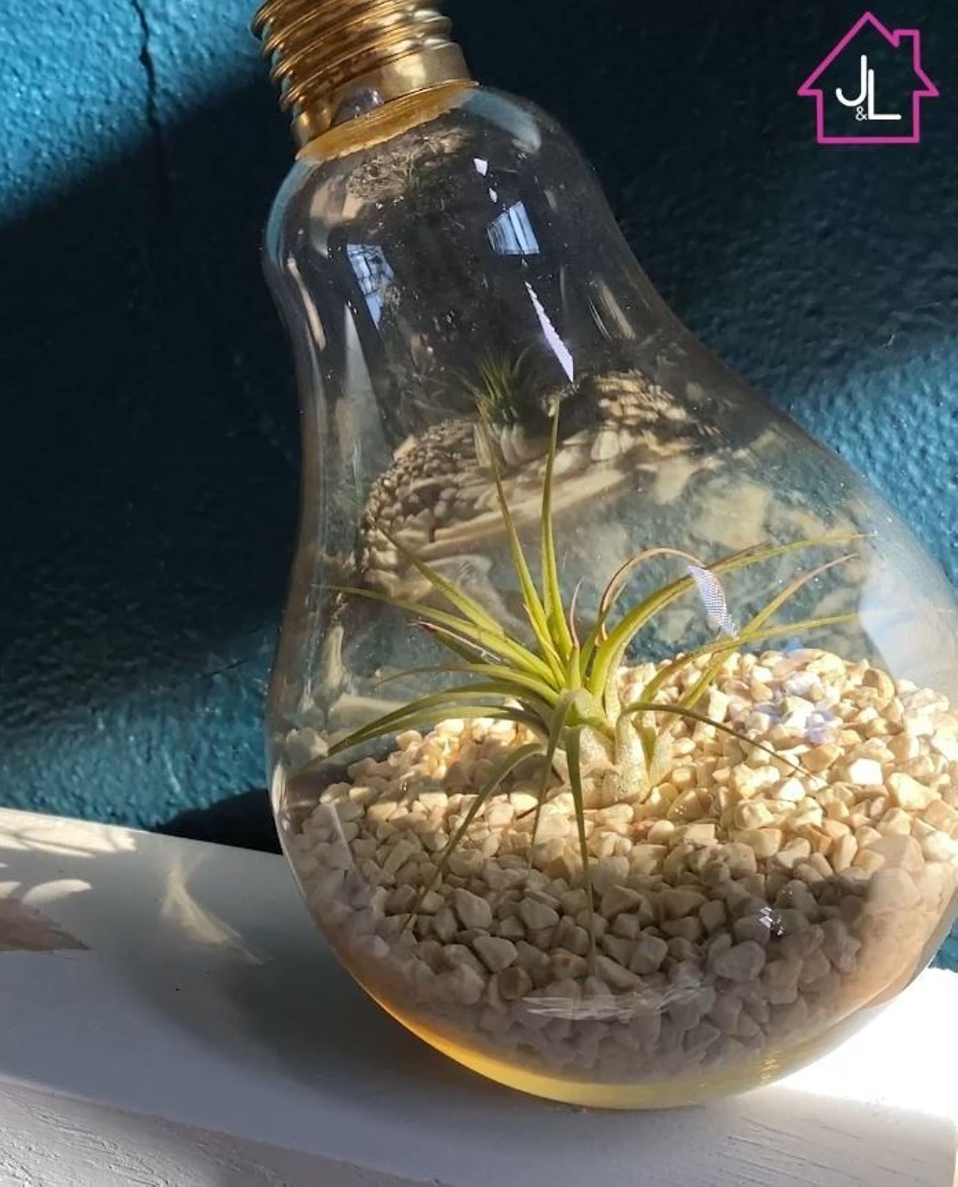 DIY Déco : Transformer une ampoule en vase design