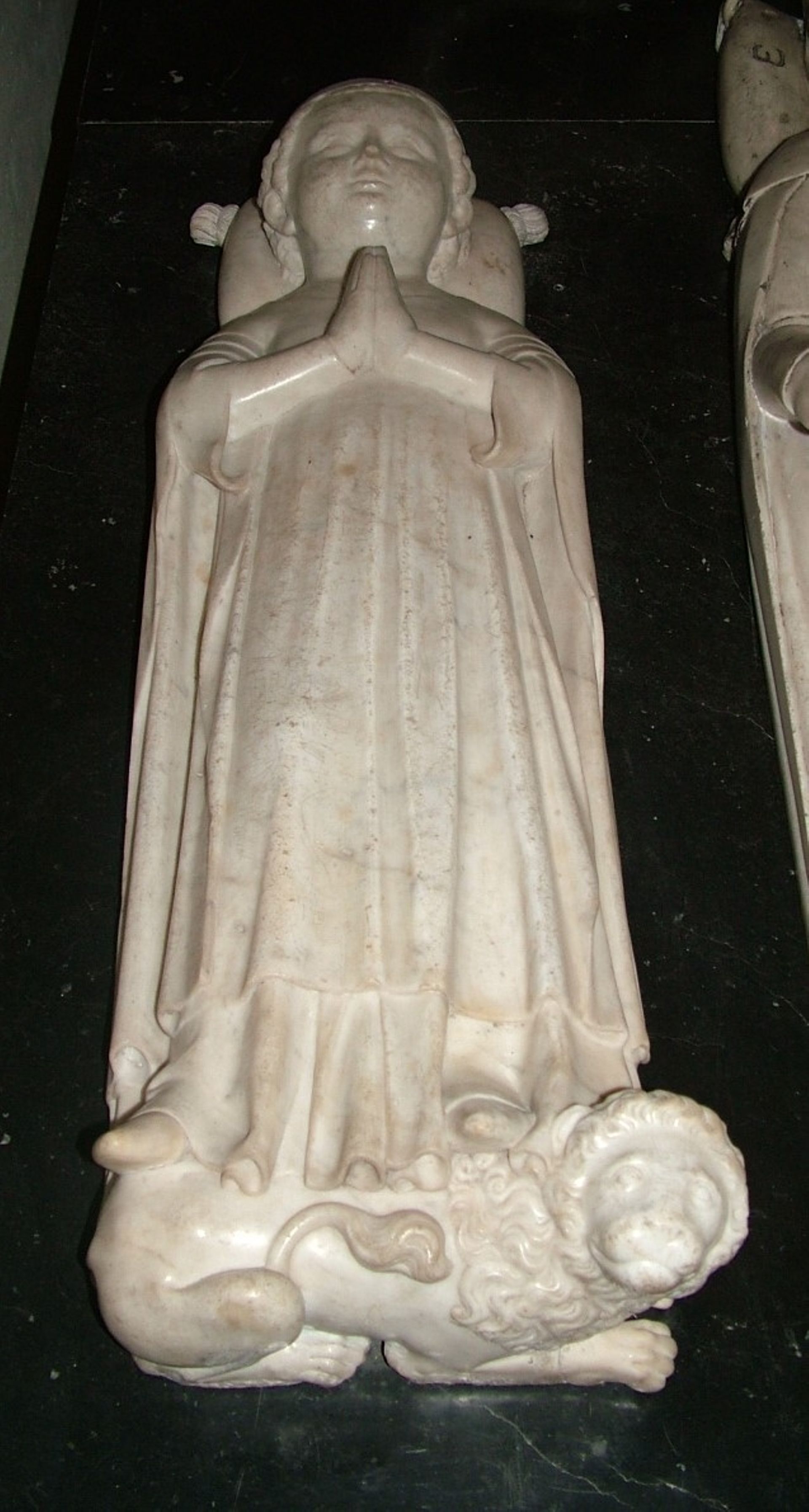 Gisant de Jean Ier dit « le Posthume », en la basilique Saint-Denis, à Paris. 
