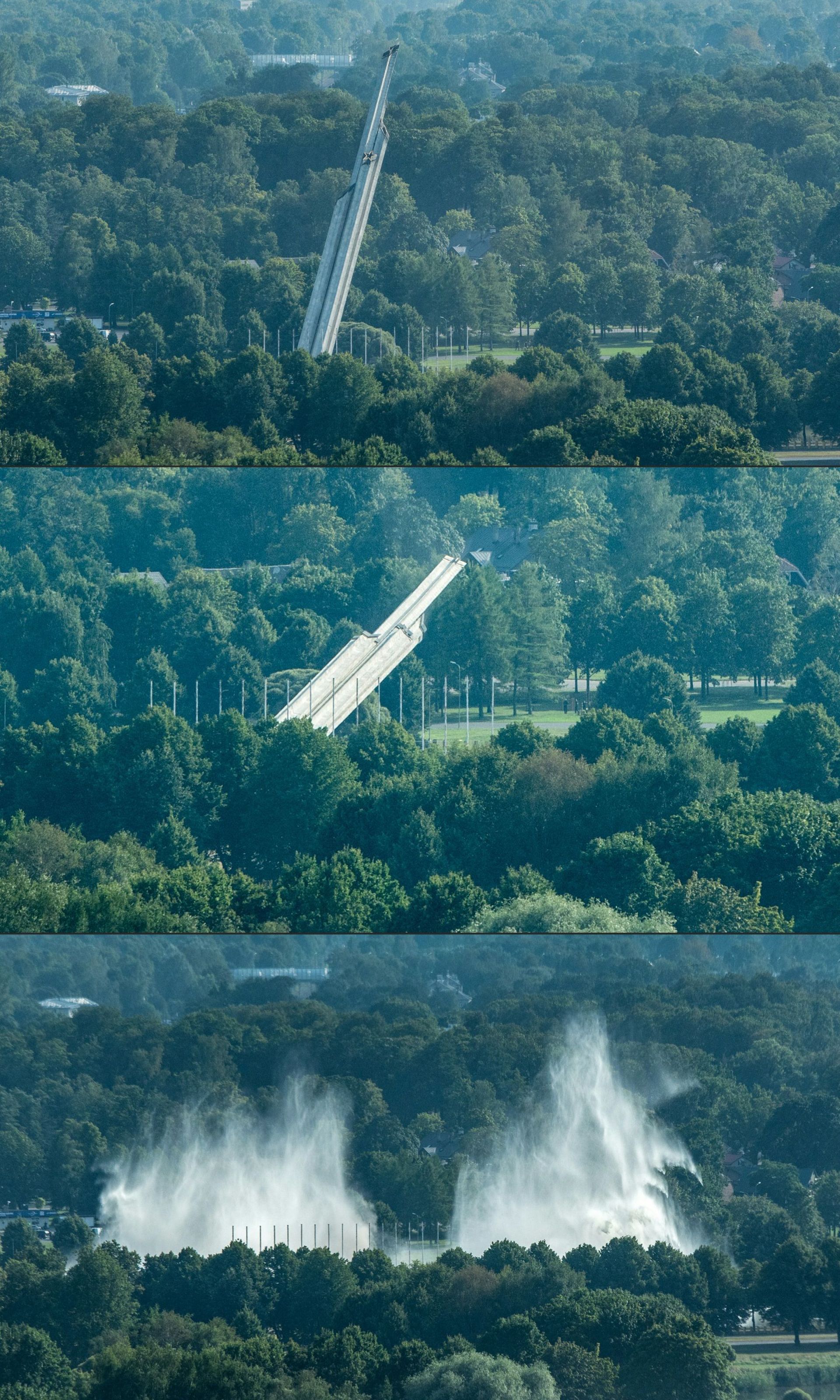 Cette combinaison de photos créée le 25 août 2022 montre le démantèlement du monument de l'ère soviétique à Riga.