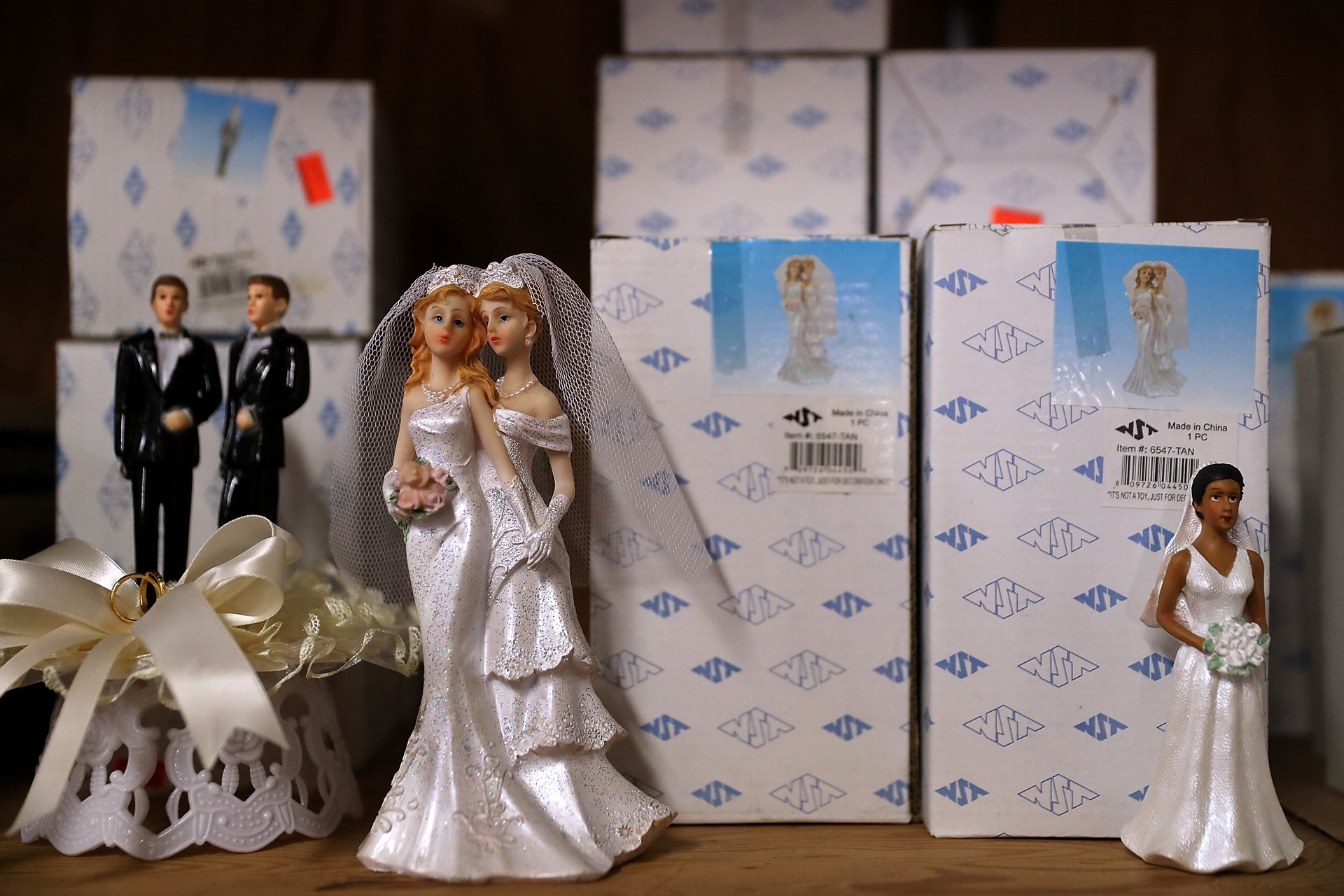 Un homme et un homme, une femme et une femme, des amours reconnues dans bien des pays ;