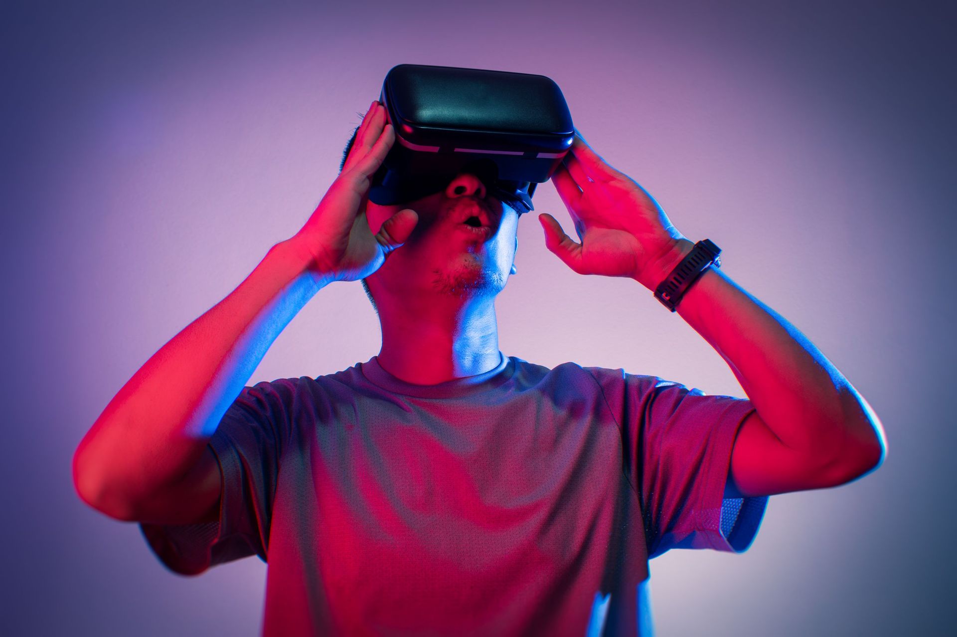 Orange lance son propre casque de réalité virtuelle une fausse bonne  idée ?