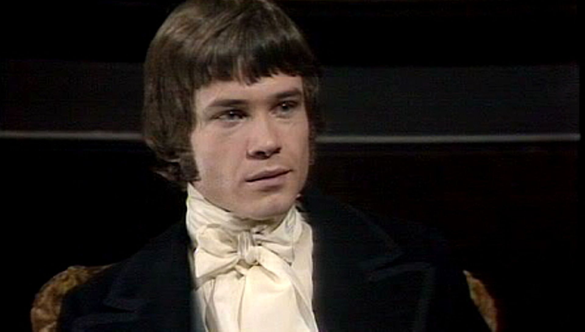 David Copperfield adulte, joué par David Yelland, en 1974. 