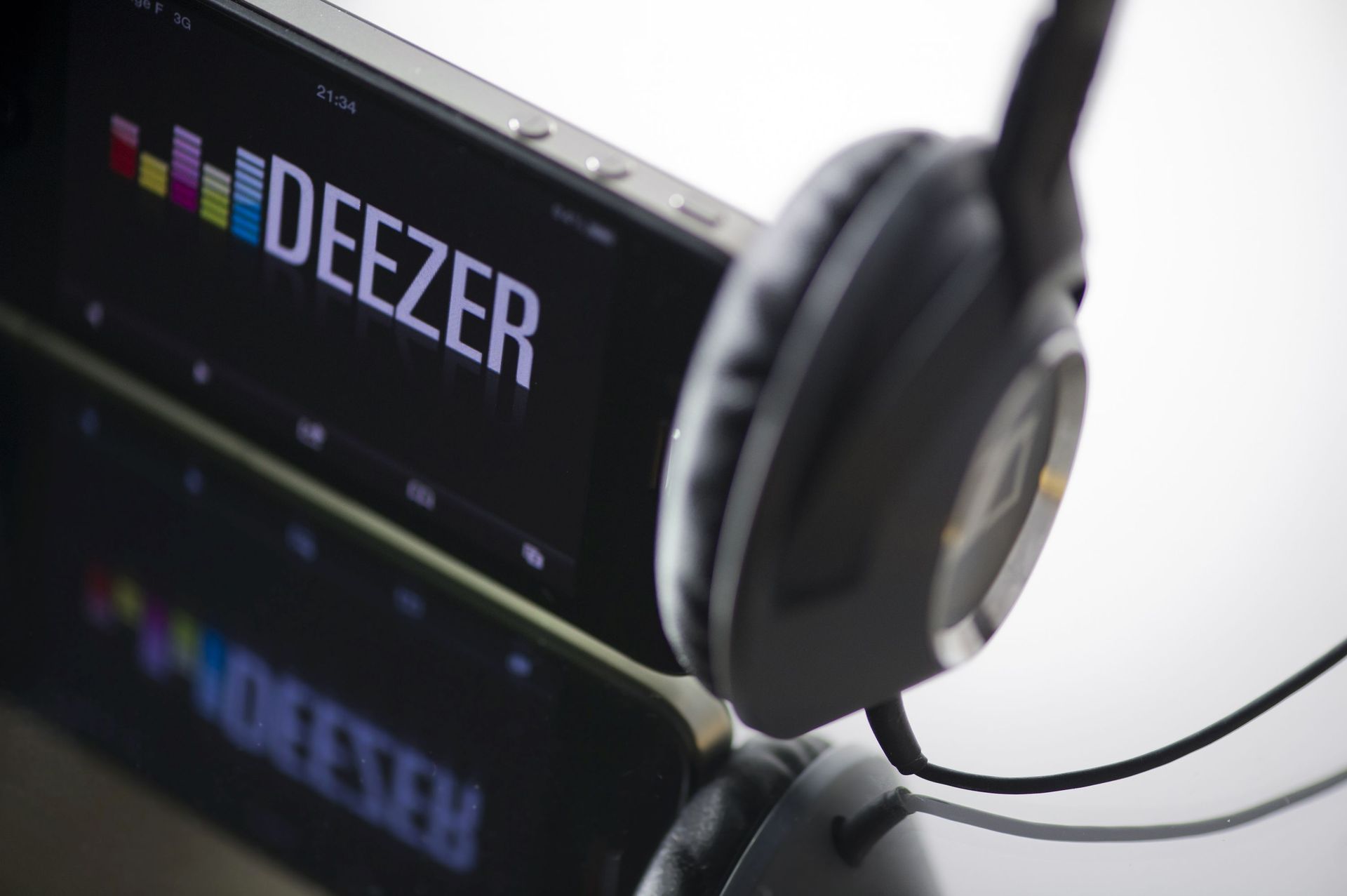 Deezer lance son offre de streaming haute résolution en France ...