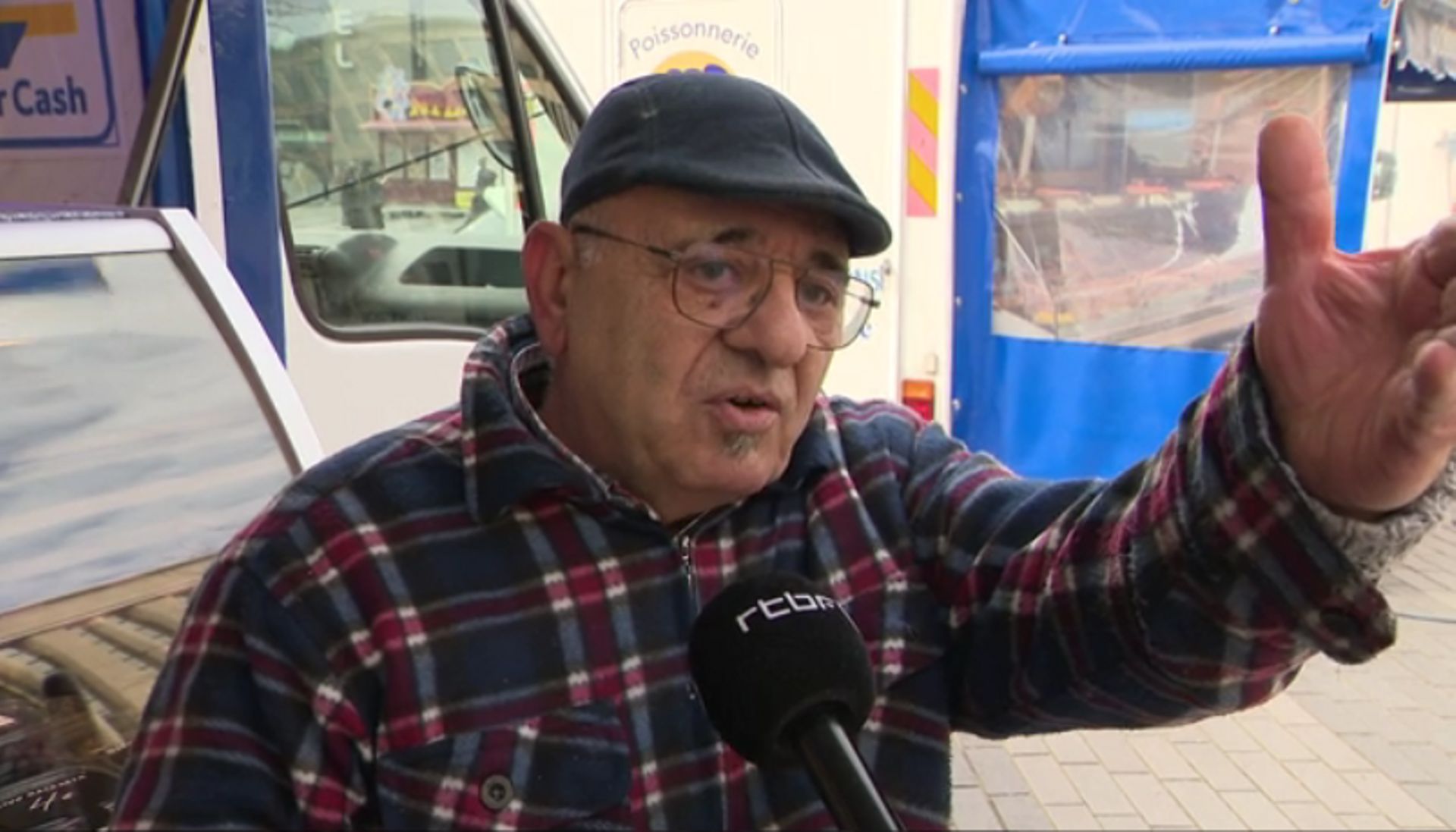 "Les travaux ont tué les petits commerces", s'insurge Papou.