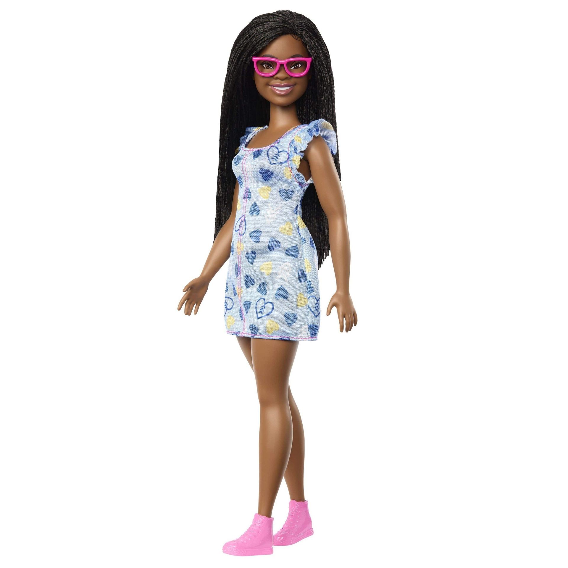 Mattel commercialise sa premiere Barbie porteuse d un handicap visuel RTBF Actus