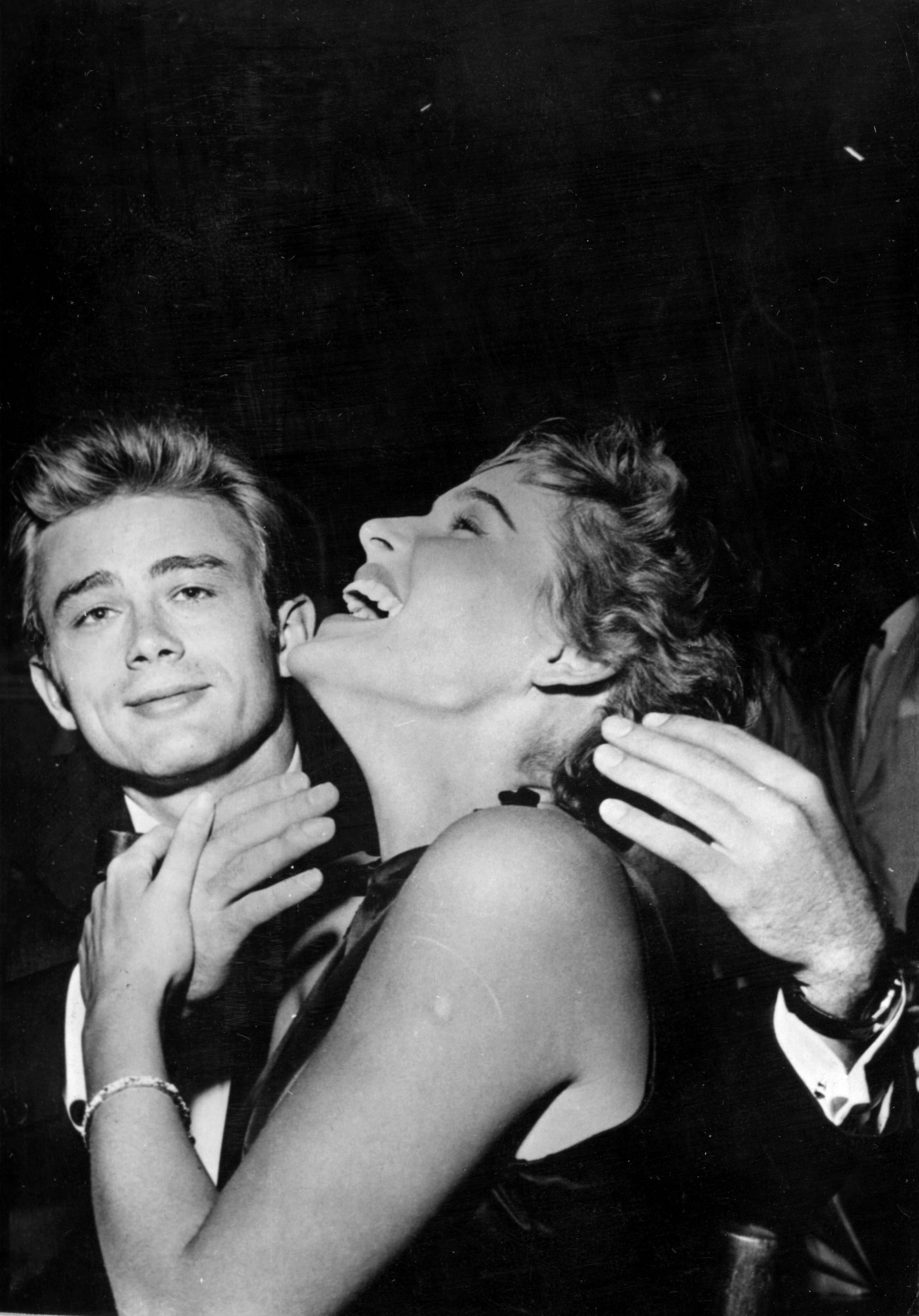 James Dean et Ursula Andress au Ciro’s nightclub à Los Angeles, le 29 août 1955… 