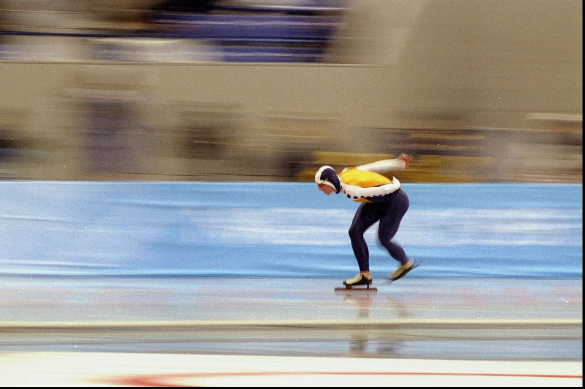 17 février 1998, Nagano : Bart Veldkamps concoure lors du 10.000 m. 