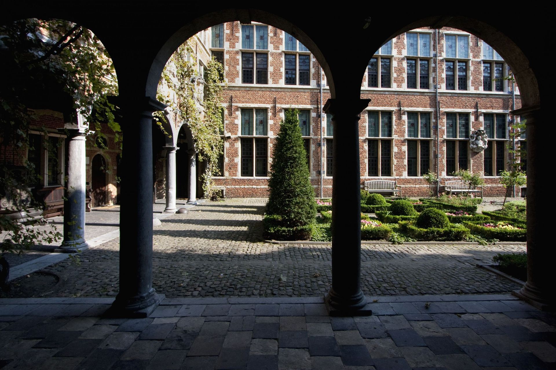 Le jardin intérieur de la demeure