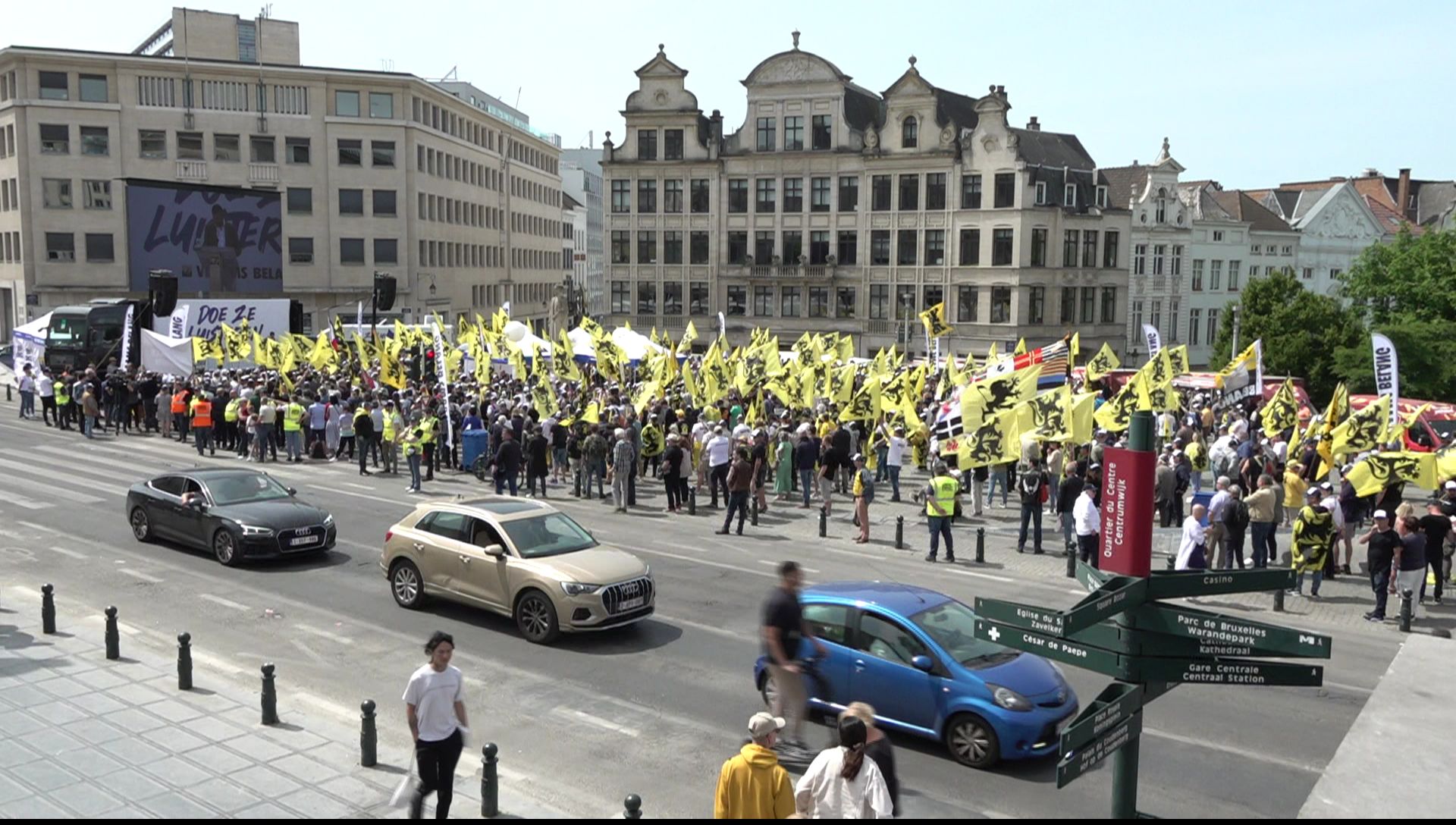 Le rassemblement du Vlaams Belang du 29 mai 2023 s’est déroulé sur la place de l’Albertine, sans en déborder.