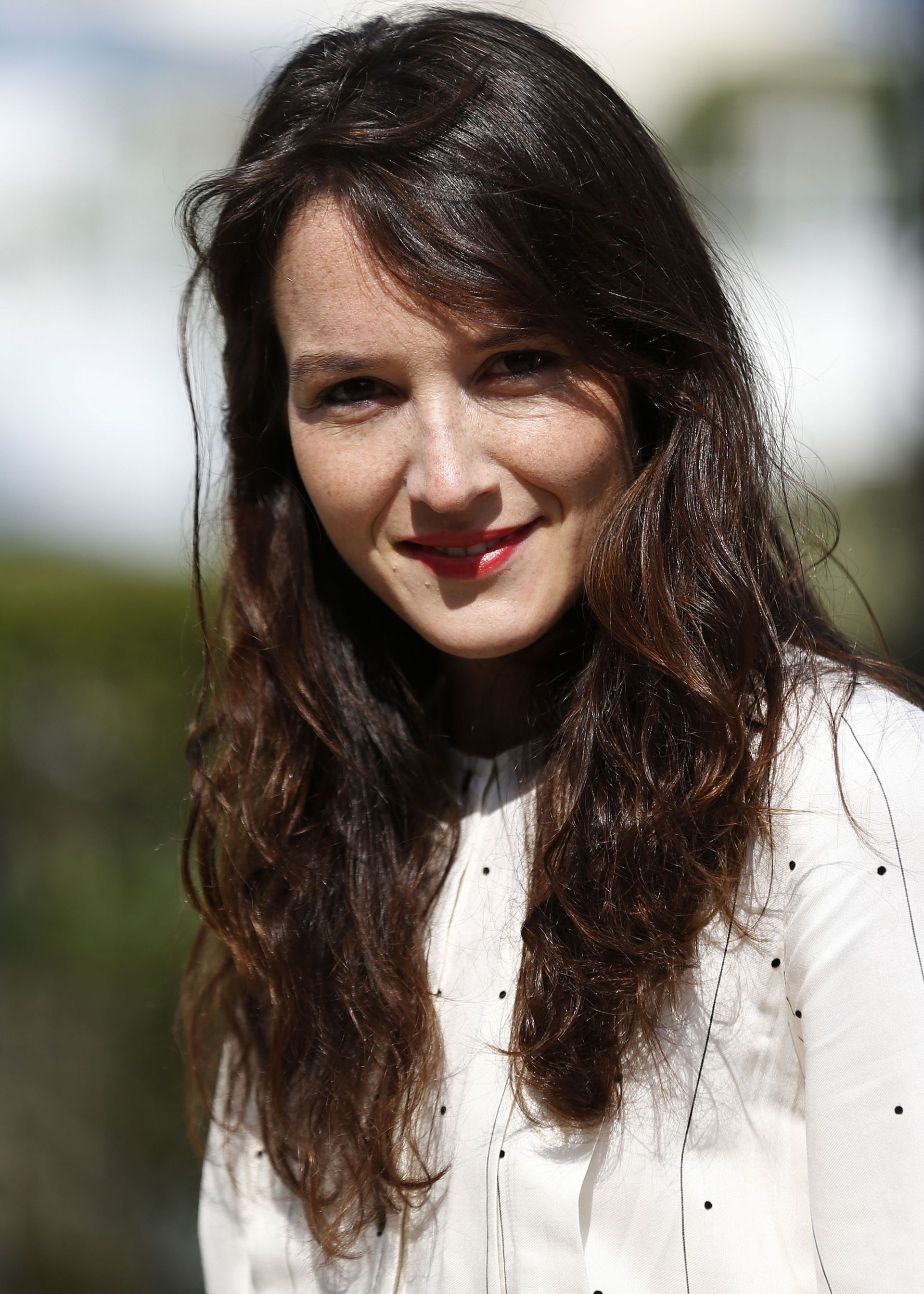 Anaïs Demoustier aux côtés de Benoit Poelvoorde, Grégoire Ludig et Orelsan dans "Au Poste!"