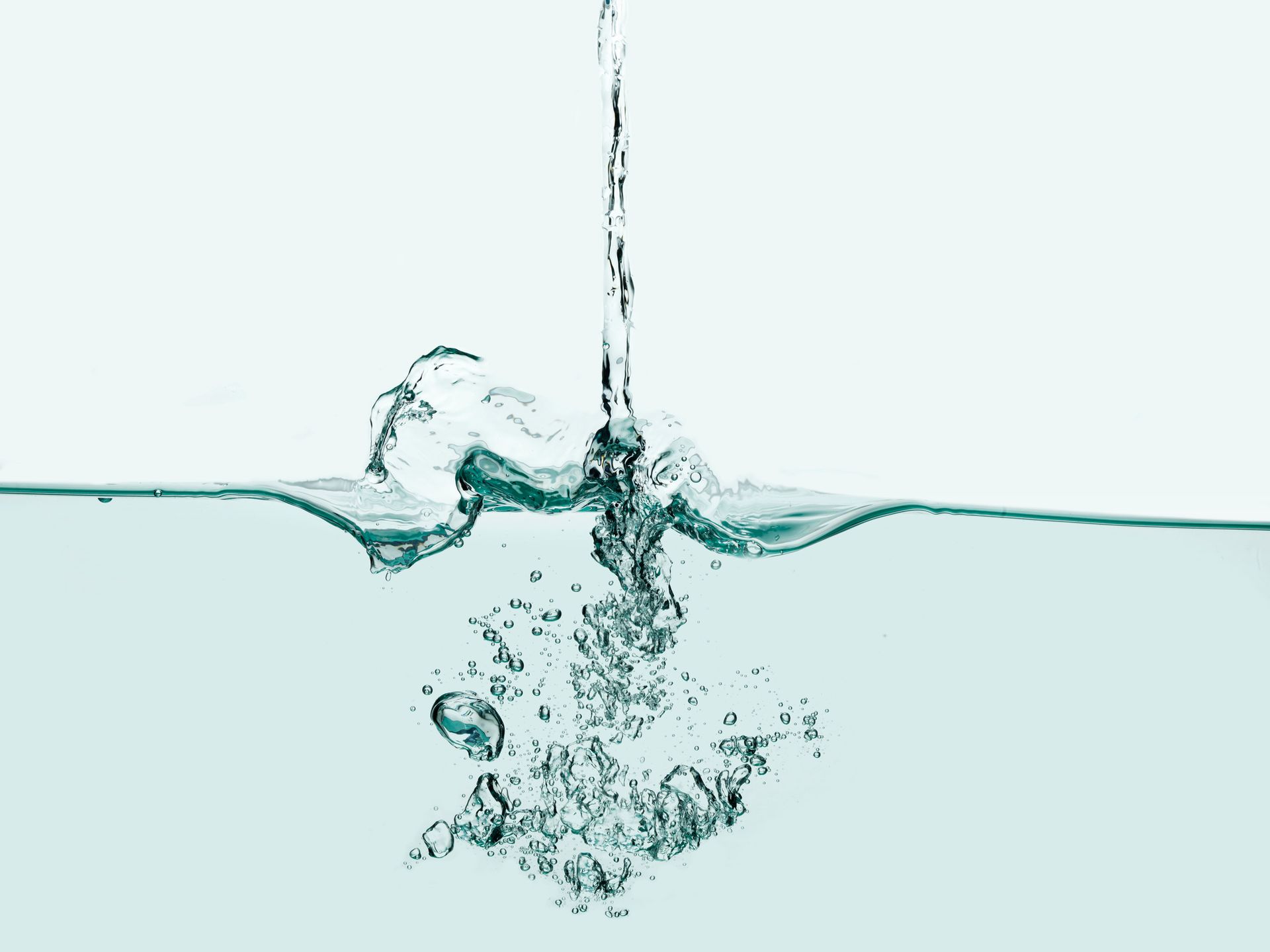 Delhaize vend de l'eau du robinet filtrée : des manquements ? 