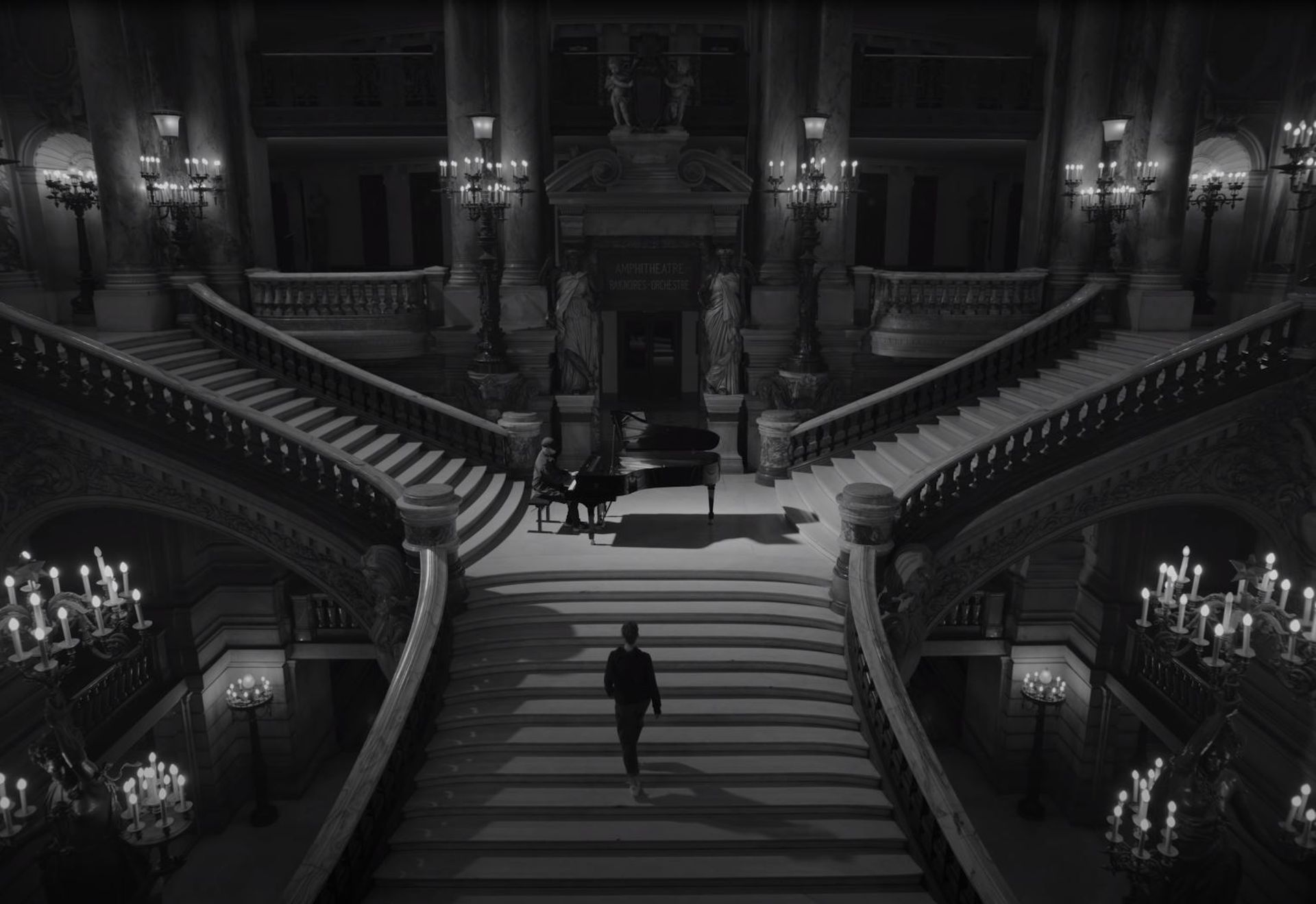 Le grand escalier du palais Garnier.