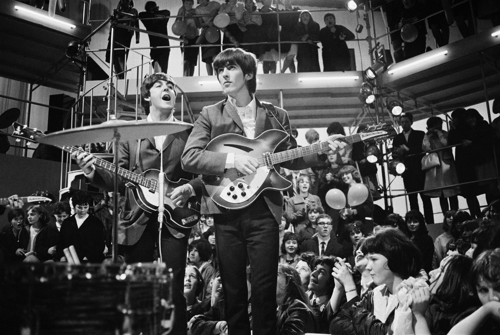 Une guitare ayant appartenu à John Lennon et George Harrison estimée à 460.000€
