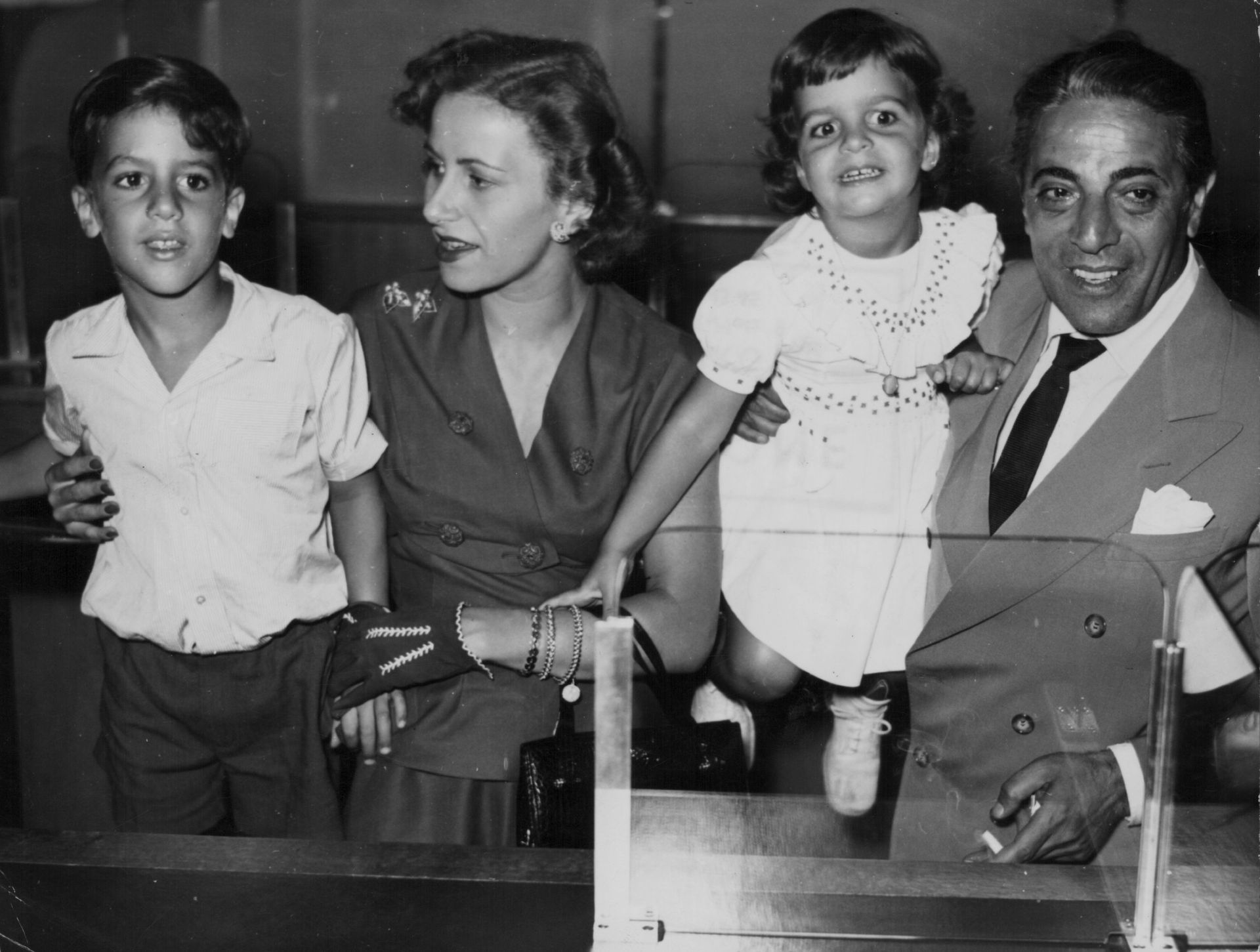 Aristote, Athina et leurs enfants, en 1953.