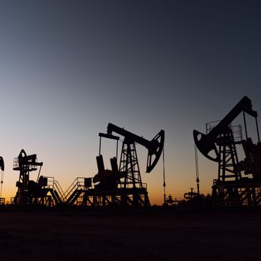 Le pétrole s'envole après les coupes des géants pétroliers du Golf, tout  bénéfice pour la Russie 